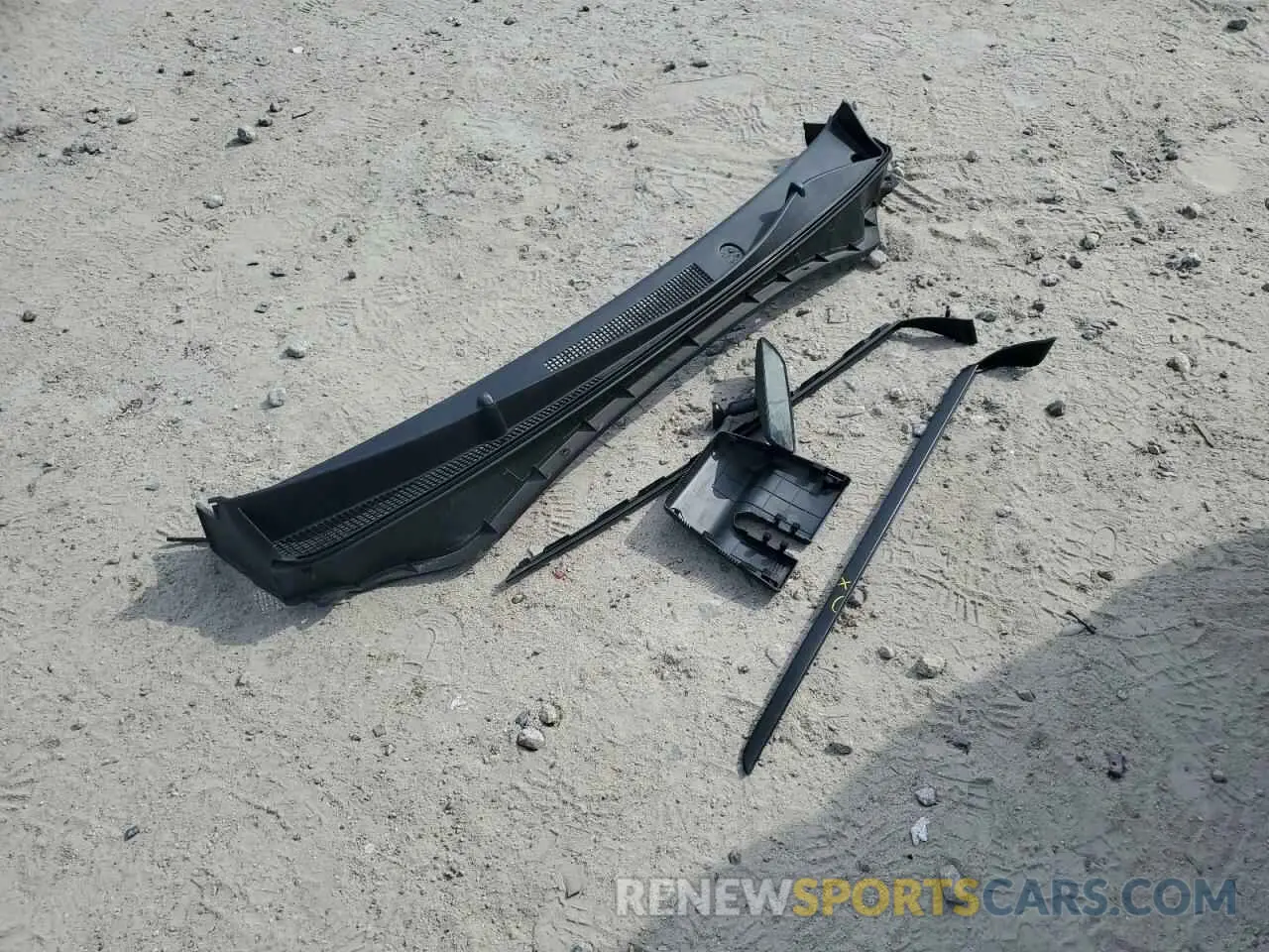 13 Photograph of a damaged car 5NMJBCAE9NH154689 HYUNDAI TUCSON 2022