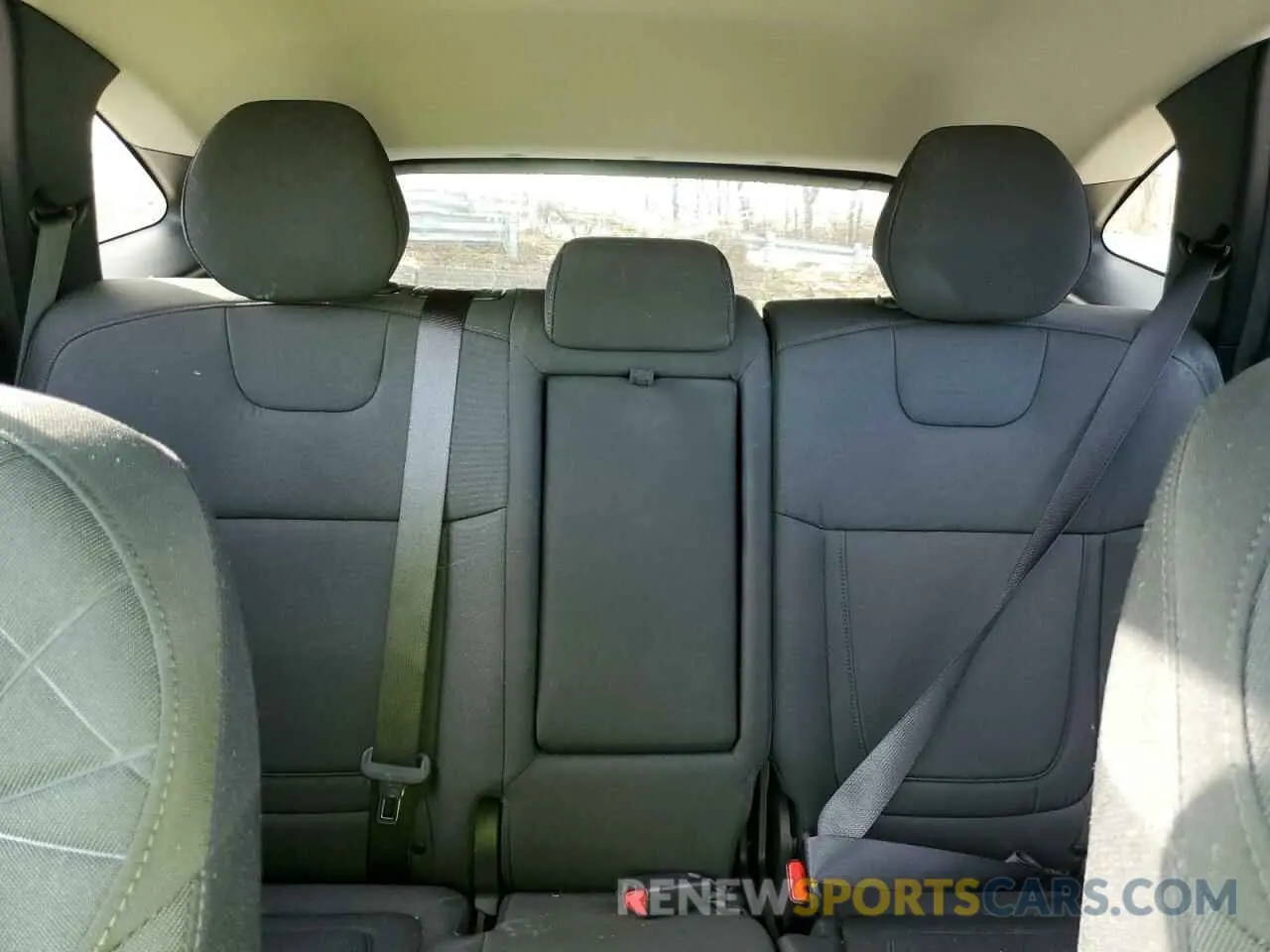 10 Photograph of a damaged car 5NMJBCAEXNH144057 HYUNDAI TUCSON 2022