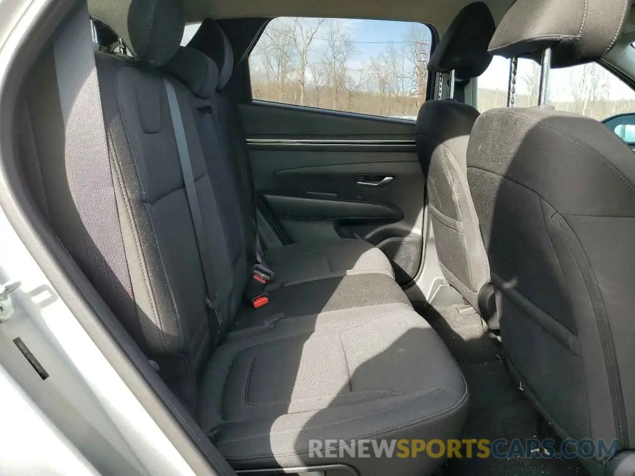 11 Photograph of a damaged car 5NMJBCAEXNH144057 HYUNDAI TUCSON 2022