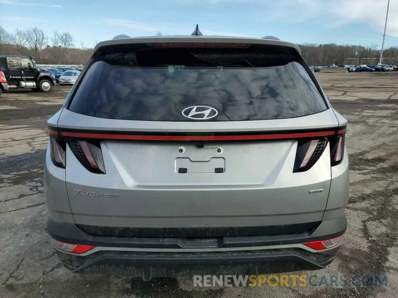 6 Photograph of a damaged car 5NMJBCAEXNH144057 HYUNDAI TUCSON 2022