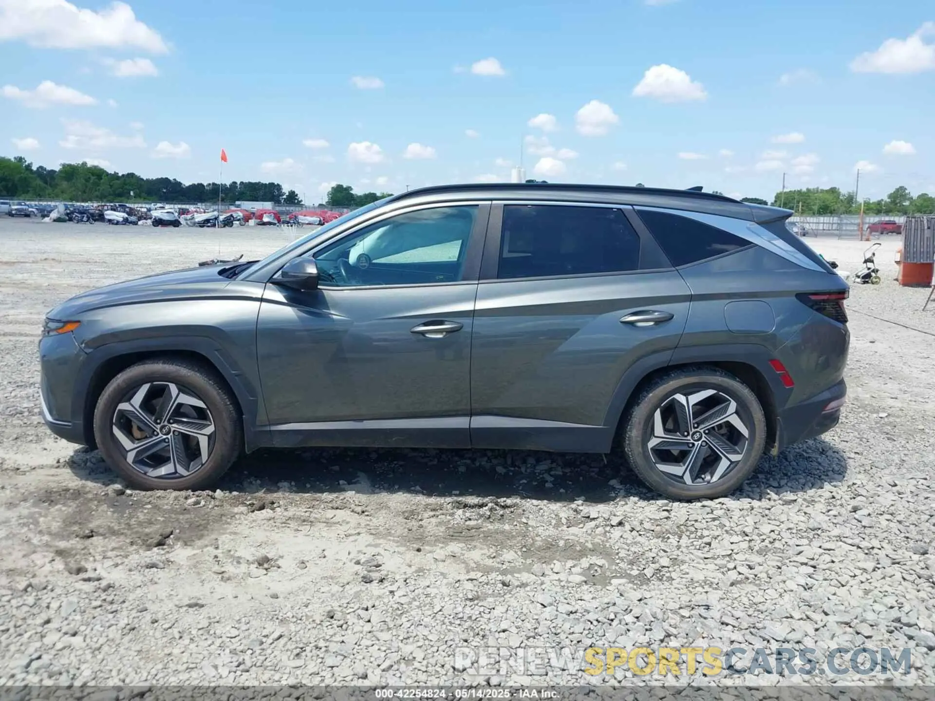 14 Photograph of a damaged car 5NMJC3AE2NH135334 HYUNDAI TUCSON 2022