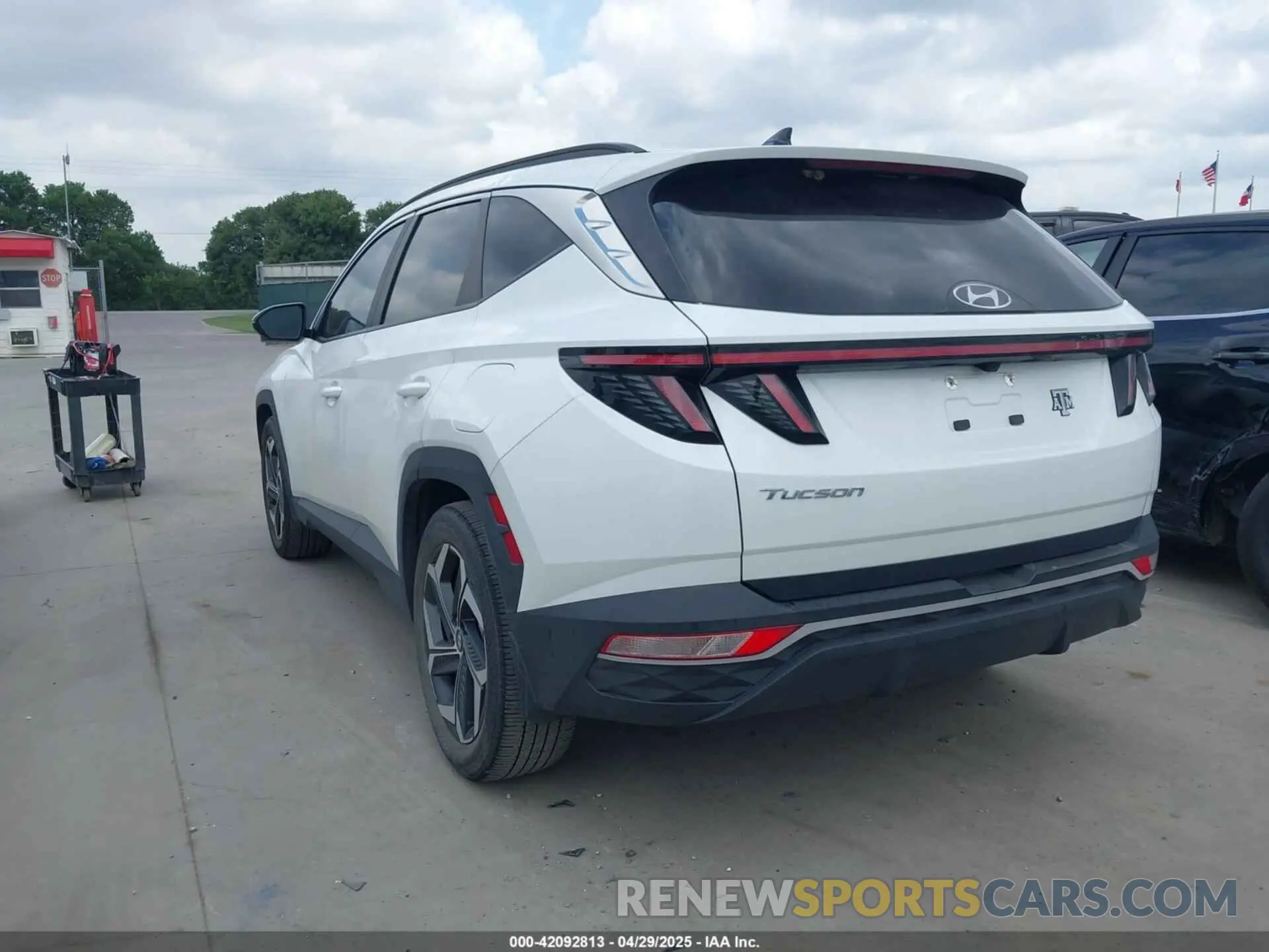3 Фотография поврежденного автомобиля 5NMJC3AE4NH120656 HYUNDAI TUCSON 2022