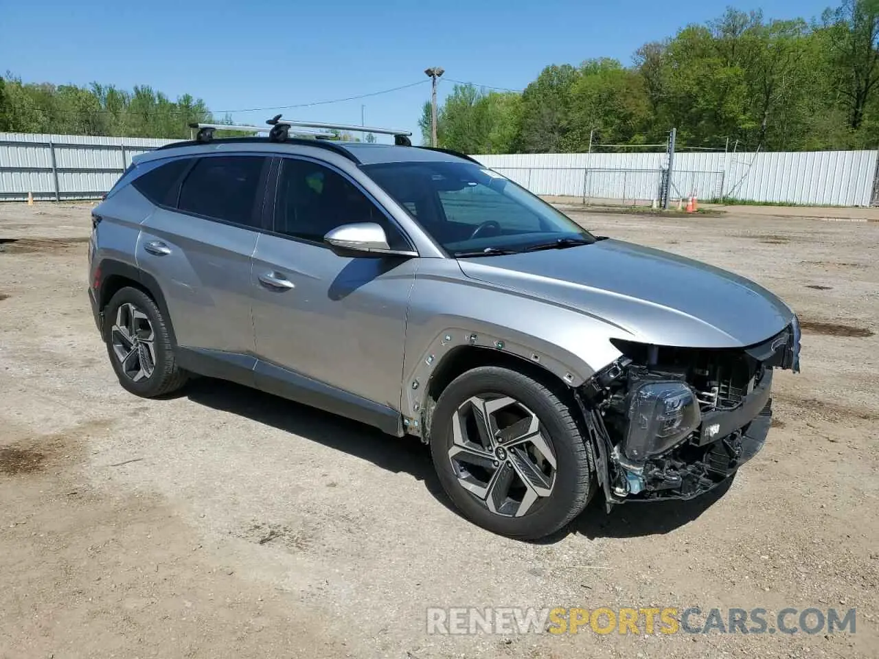 4 Photograph of a damaged car 5NMJC3AE4NH132967 HYUNDAI TUCSON 2022