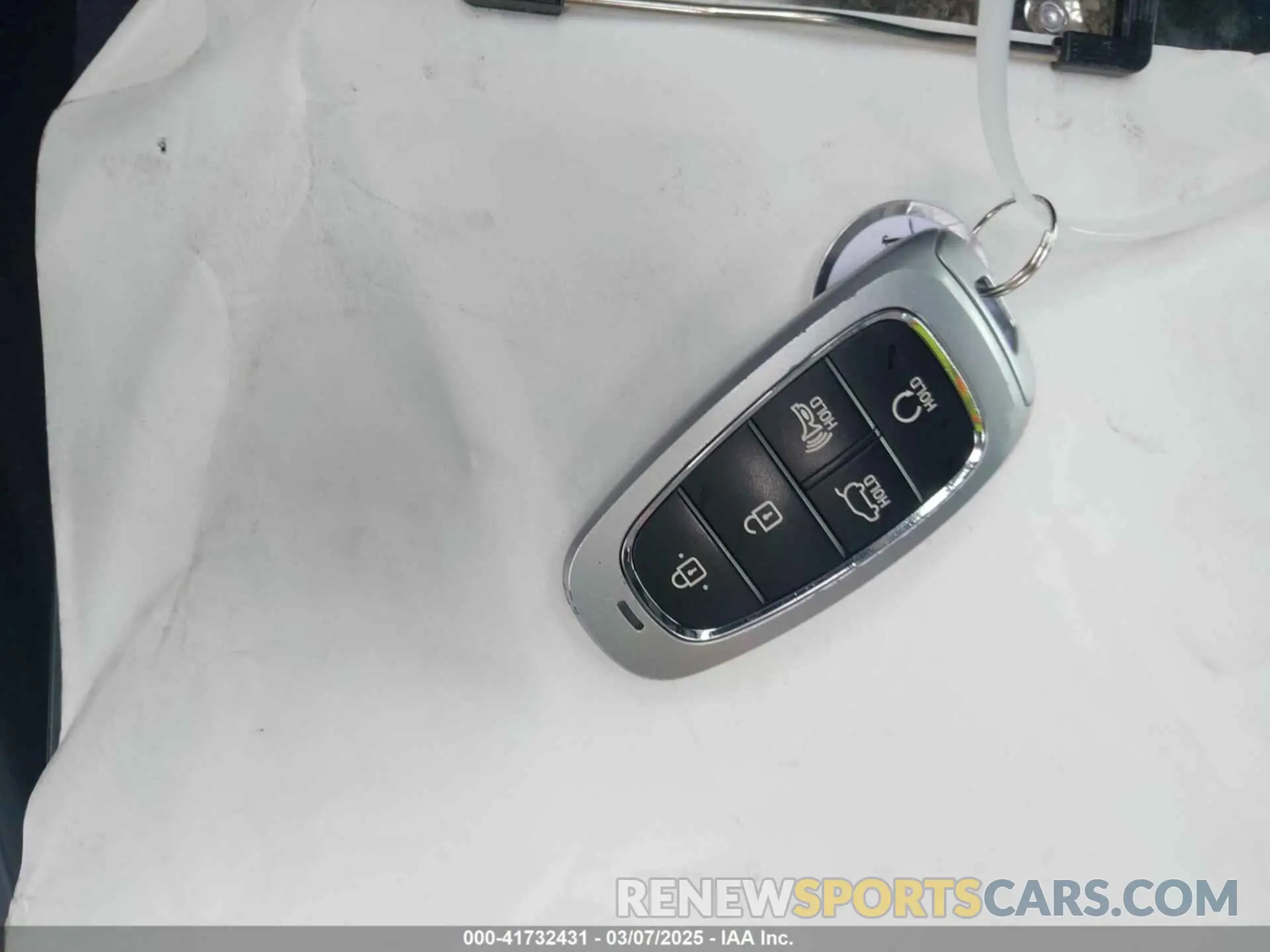 11 Photograph of a damaged car 5NMJC3AE7NH094392 HYUNDAI TUCSON 2022