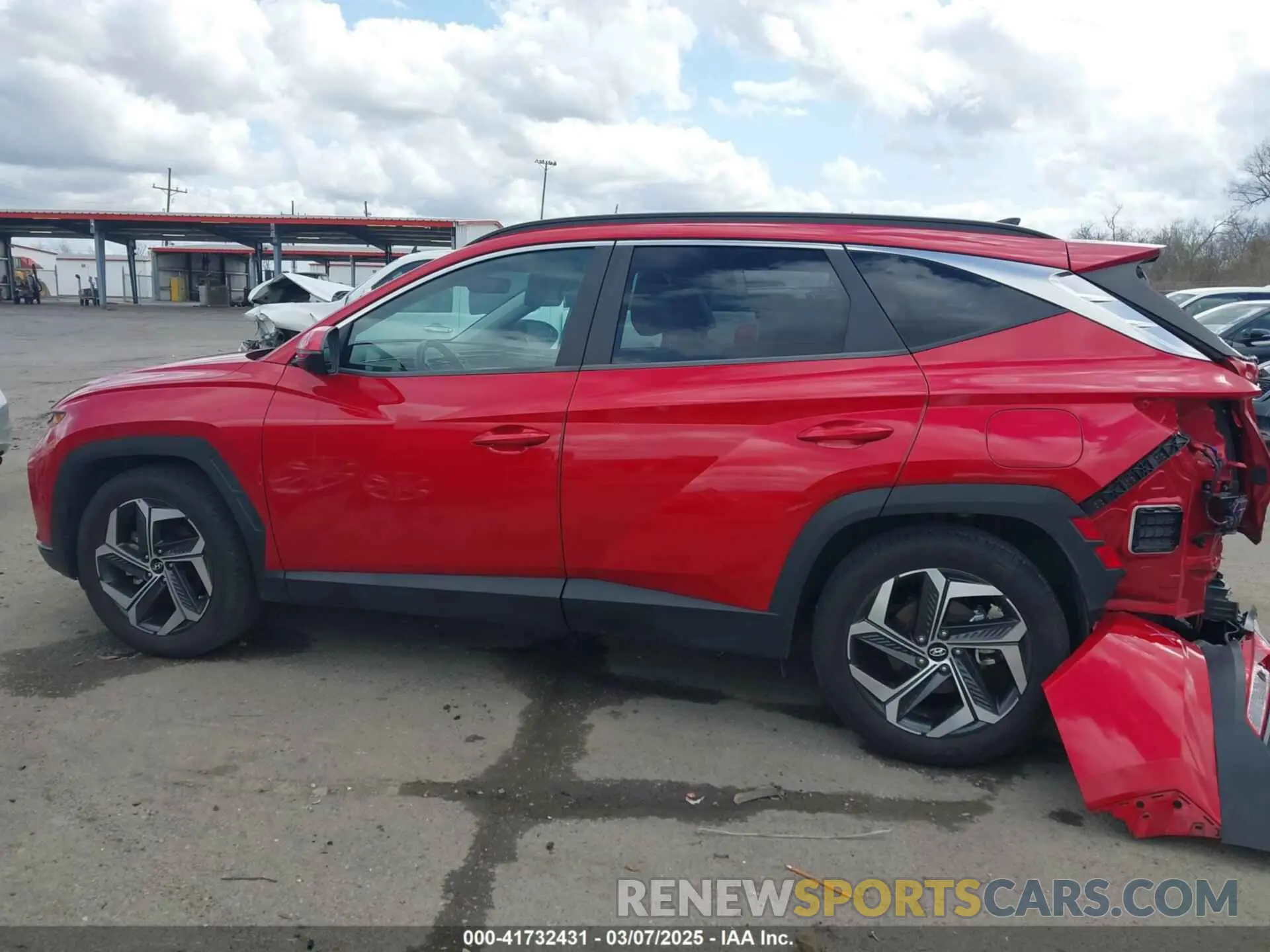 14 Photograph of a damaged car 5NMJC3AE7NH094392 HYUNDAI TUCSON 2022
