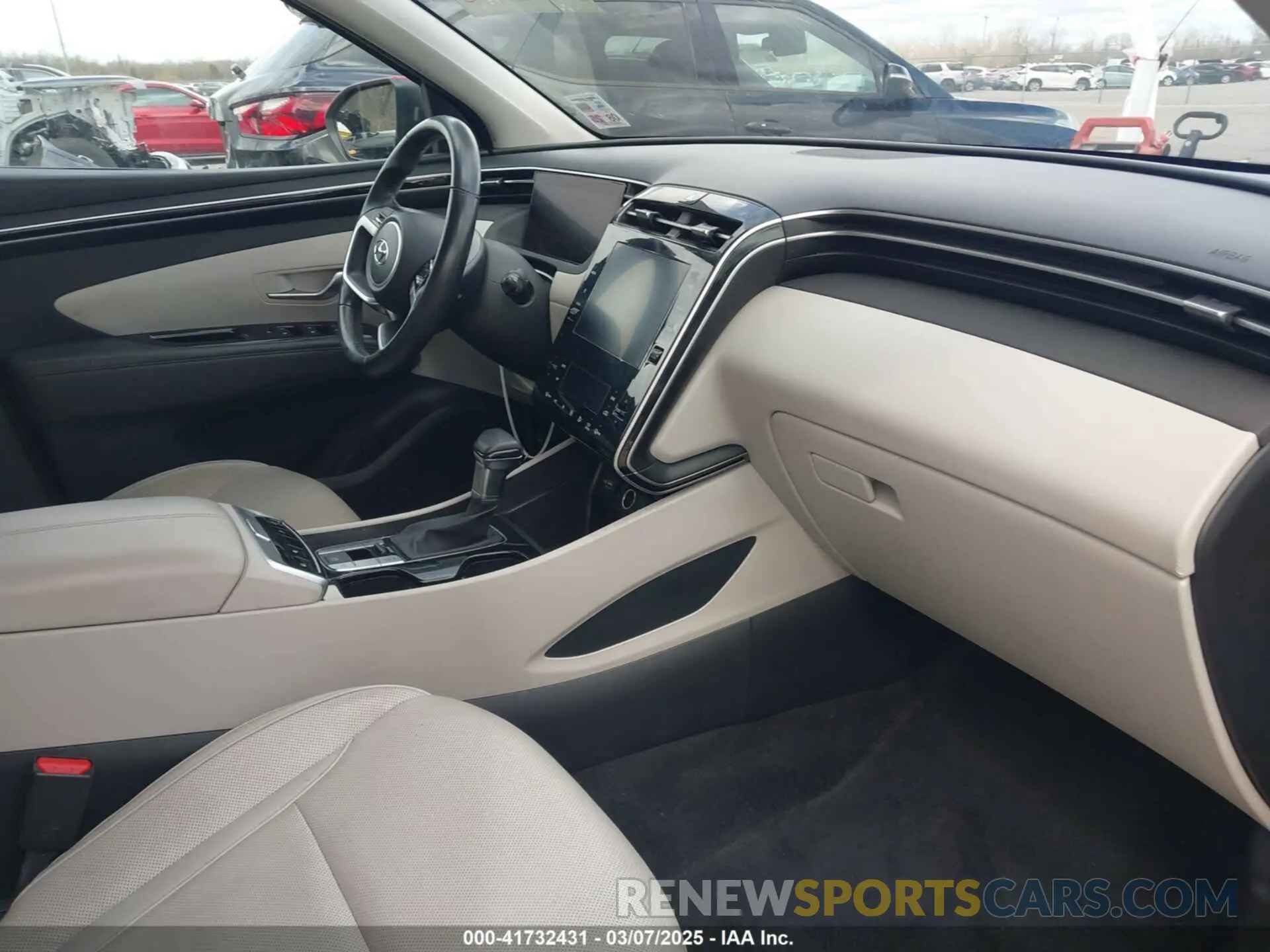 5 Photograph of a damaged car 5NMJC3AE7NH094392 HYUNDAI TUCSON 2022