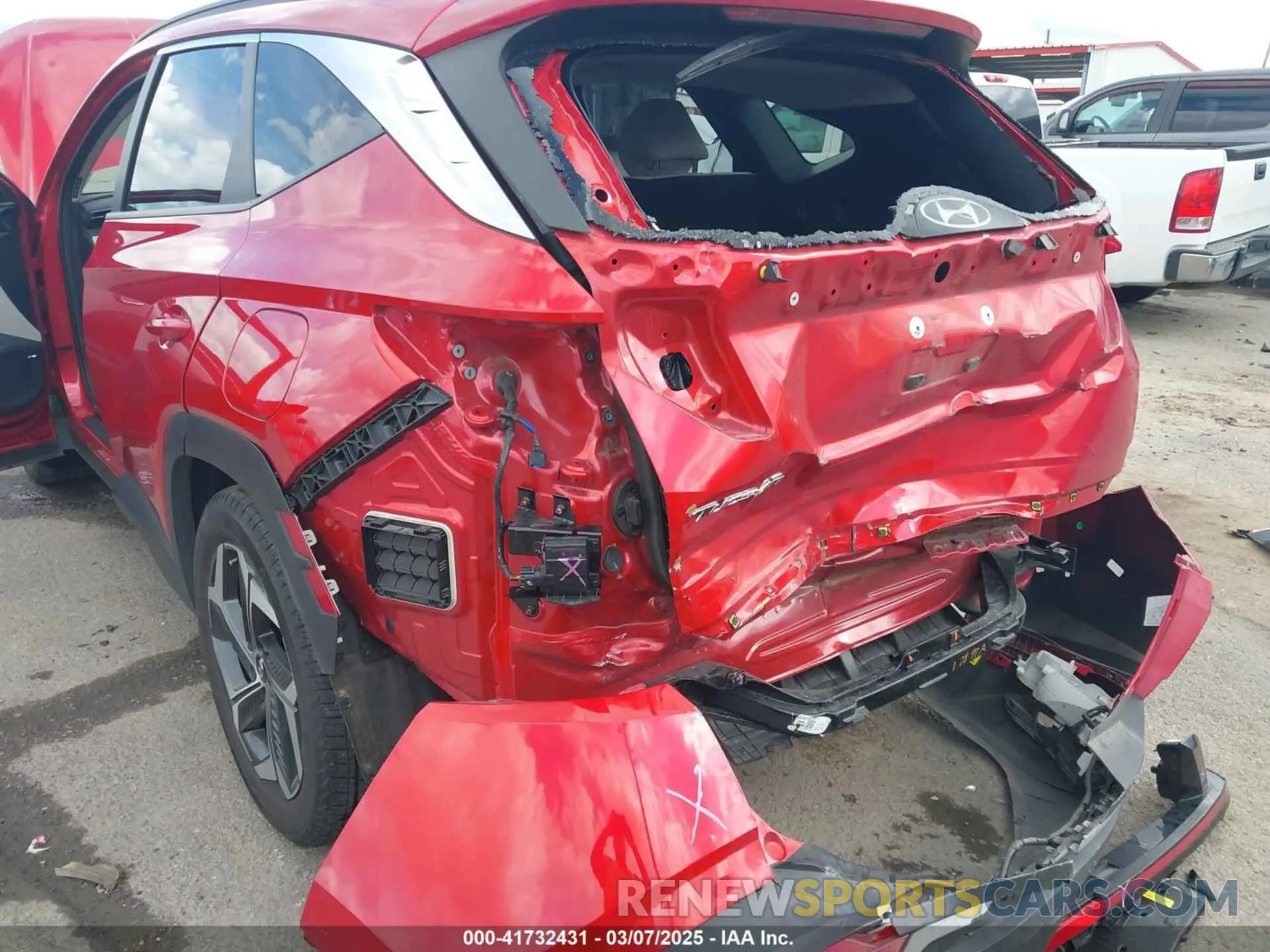 6 Photograph of a damaged car 5NMJC3AE7NH094392 HYUNDAI TUCSON 2022