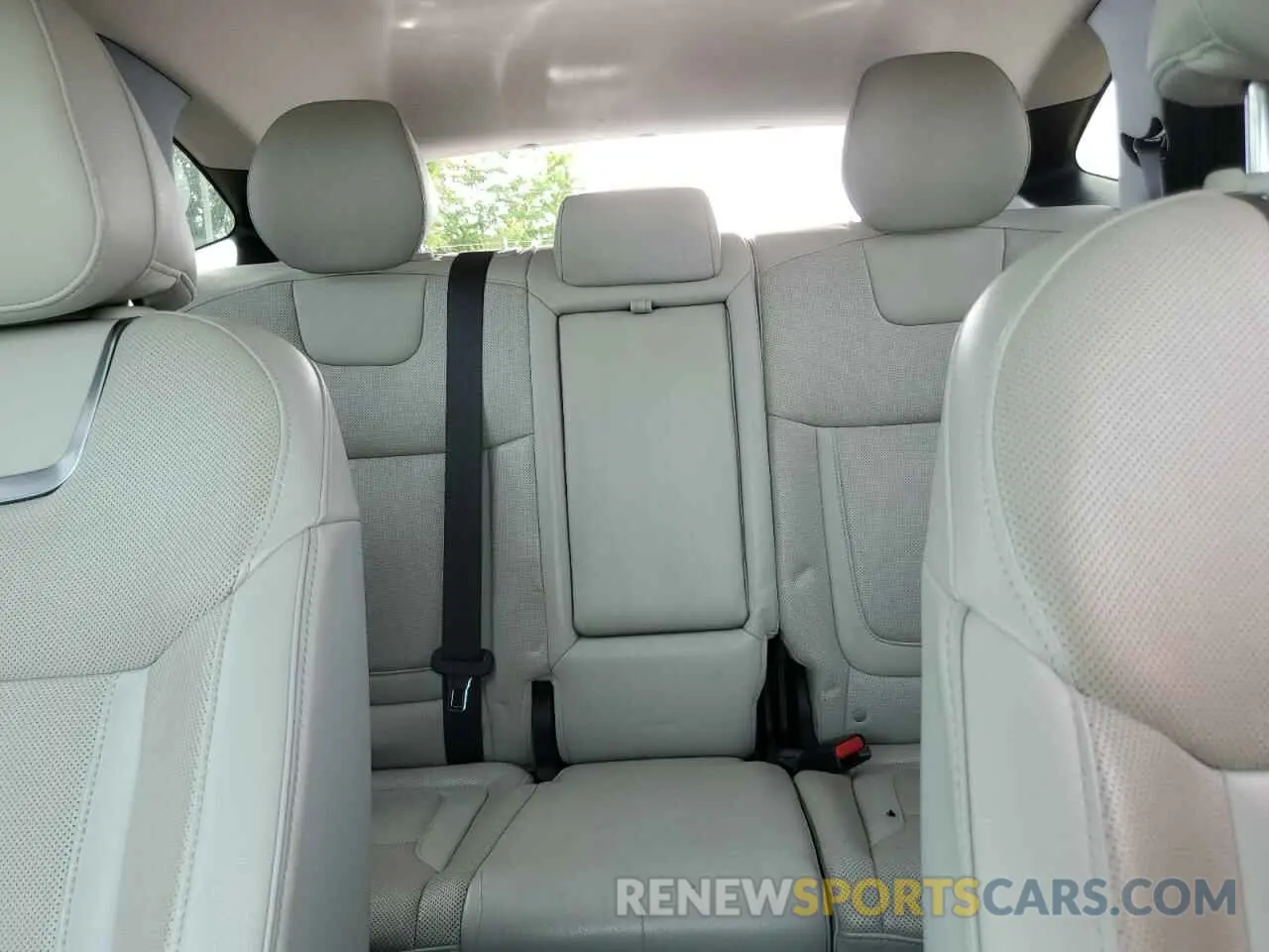 10 Photograph of a damaged car 5NMJC3AE7NH126872 HYUNDAI TUCSON 2022