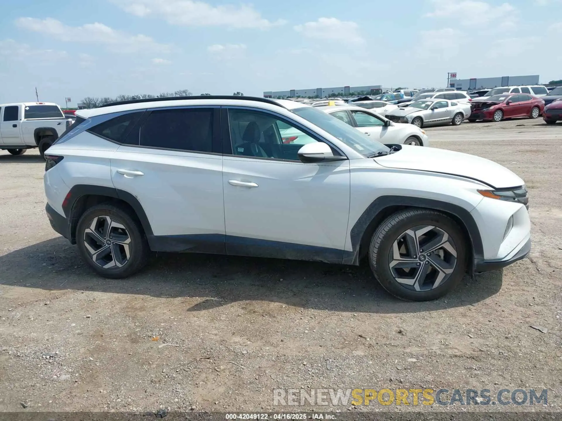 12 Photograph of a damaged car 5NMJC3AE8NH029776 HYUNDAI TUCSON 2022