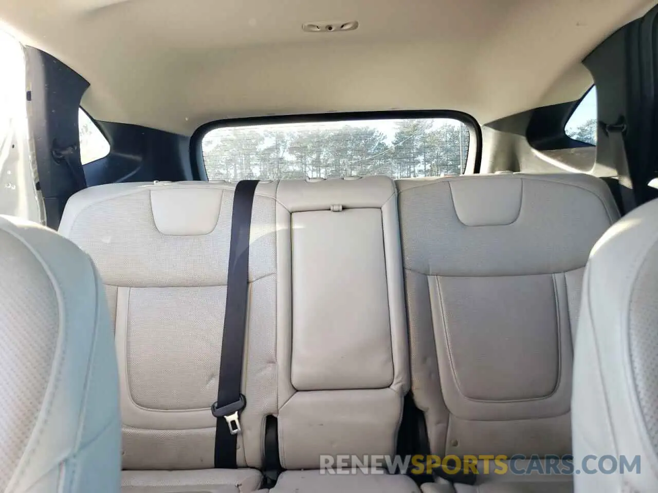 10 Photograph of a damaged car 5NMJC3AE9NH058462 HYUNDAI TUCSON 2022