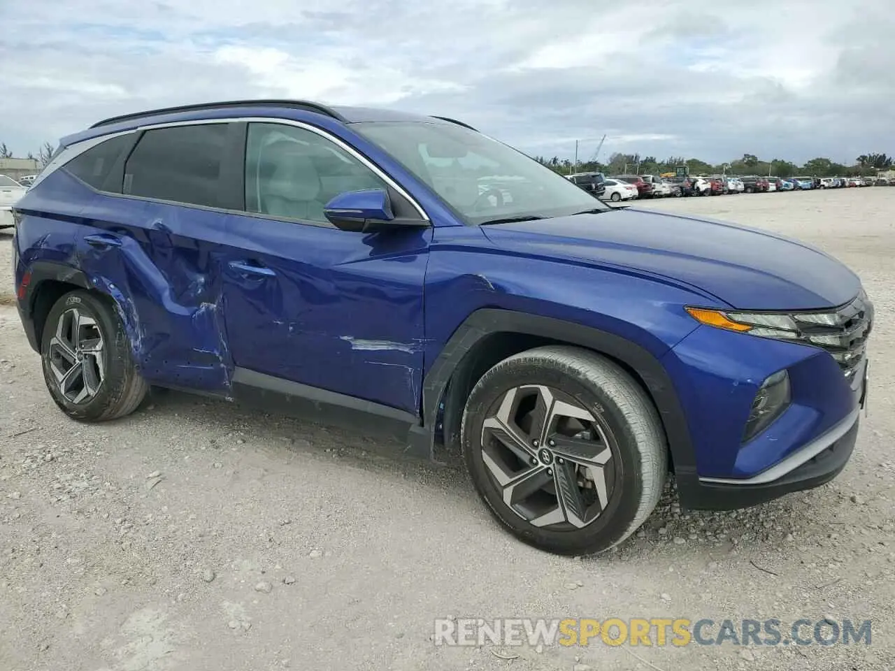 4 Photograph of a damaged car 5NMJCCAE1NH032261 HYUNDAI TUCSON 2022