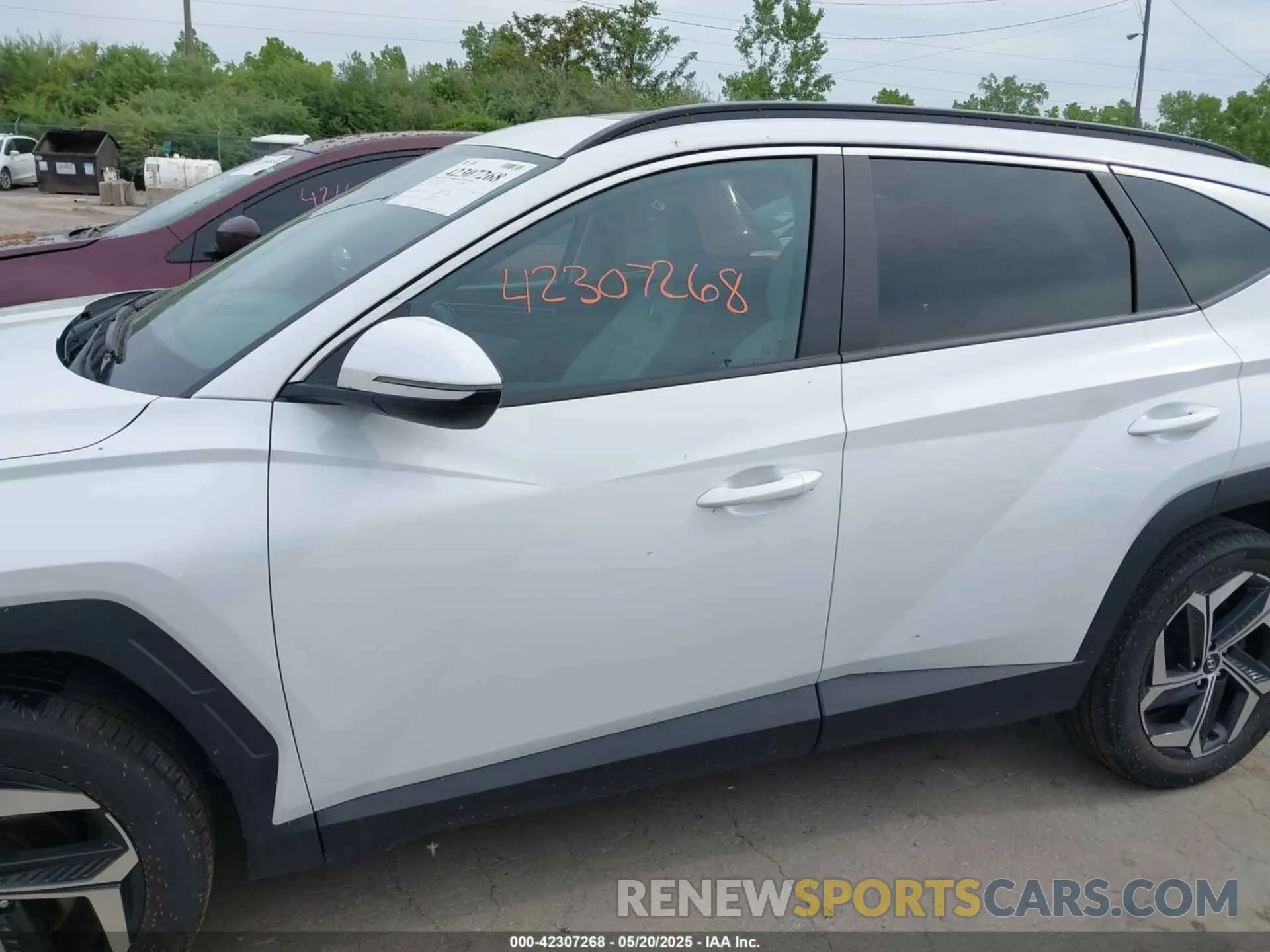 15 Photograph of a damaged car 5NMJCCAE7NH152033 HYUNDAI TUCSON 2022
