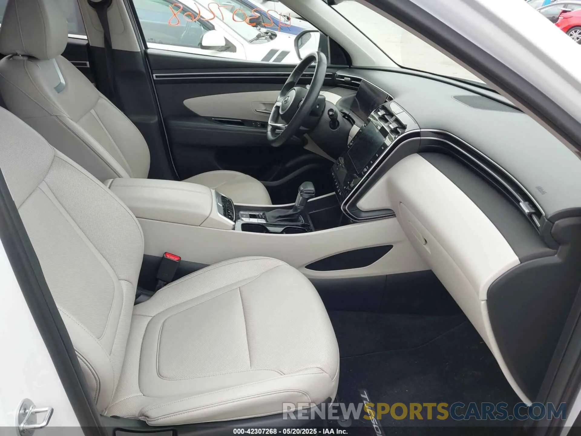 5 Photograph of a damaged car 5NMJCCAE7NH152033 HYUNDAI TUCSON 2022