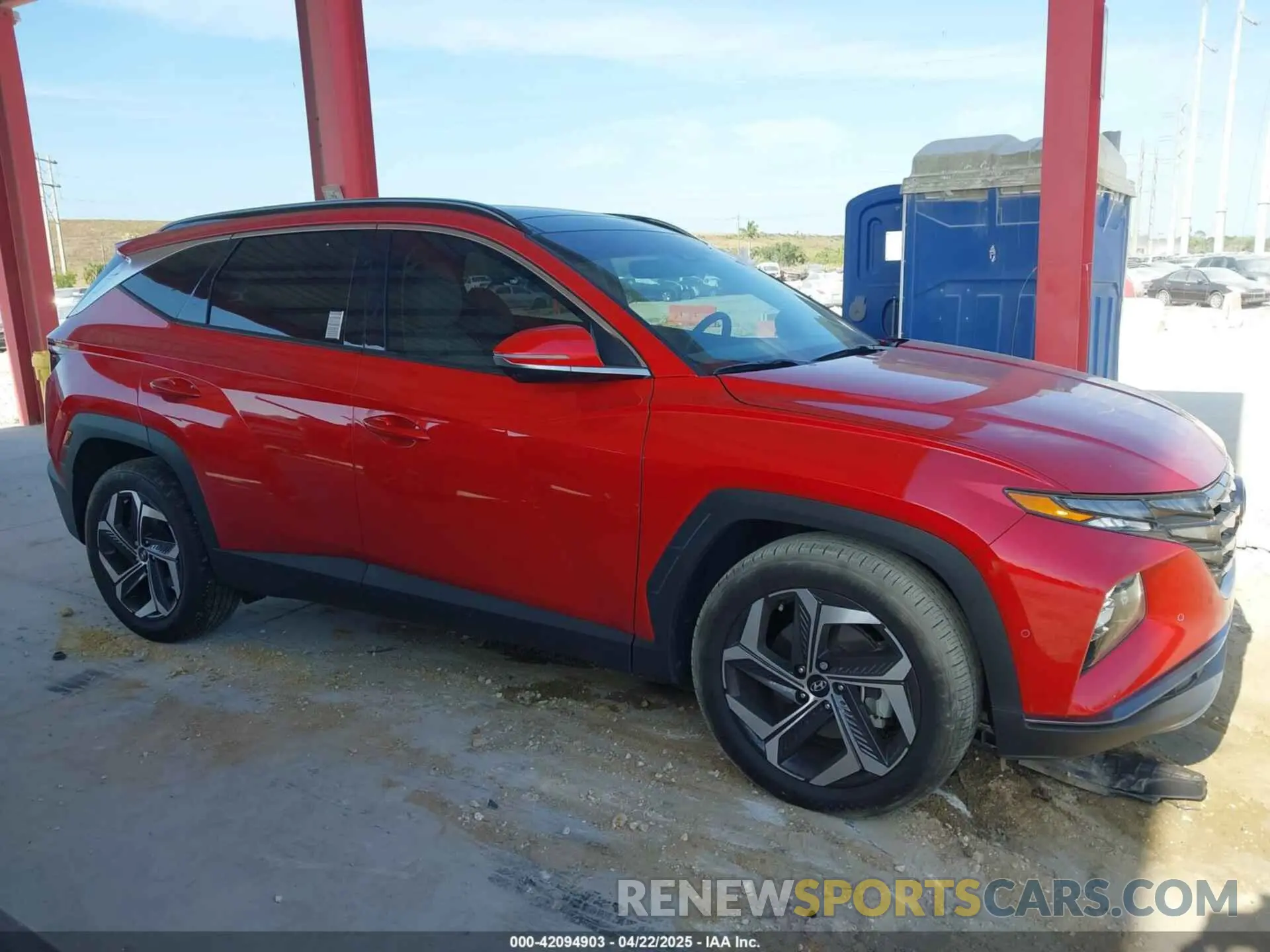 13 Photograph of a damaged car 5NMJE3AE3NH142738 HYUNDAI TUCSON 2022