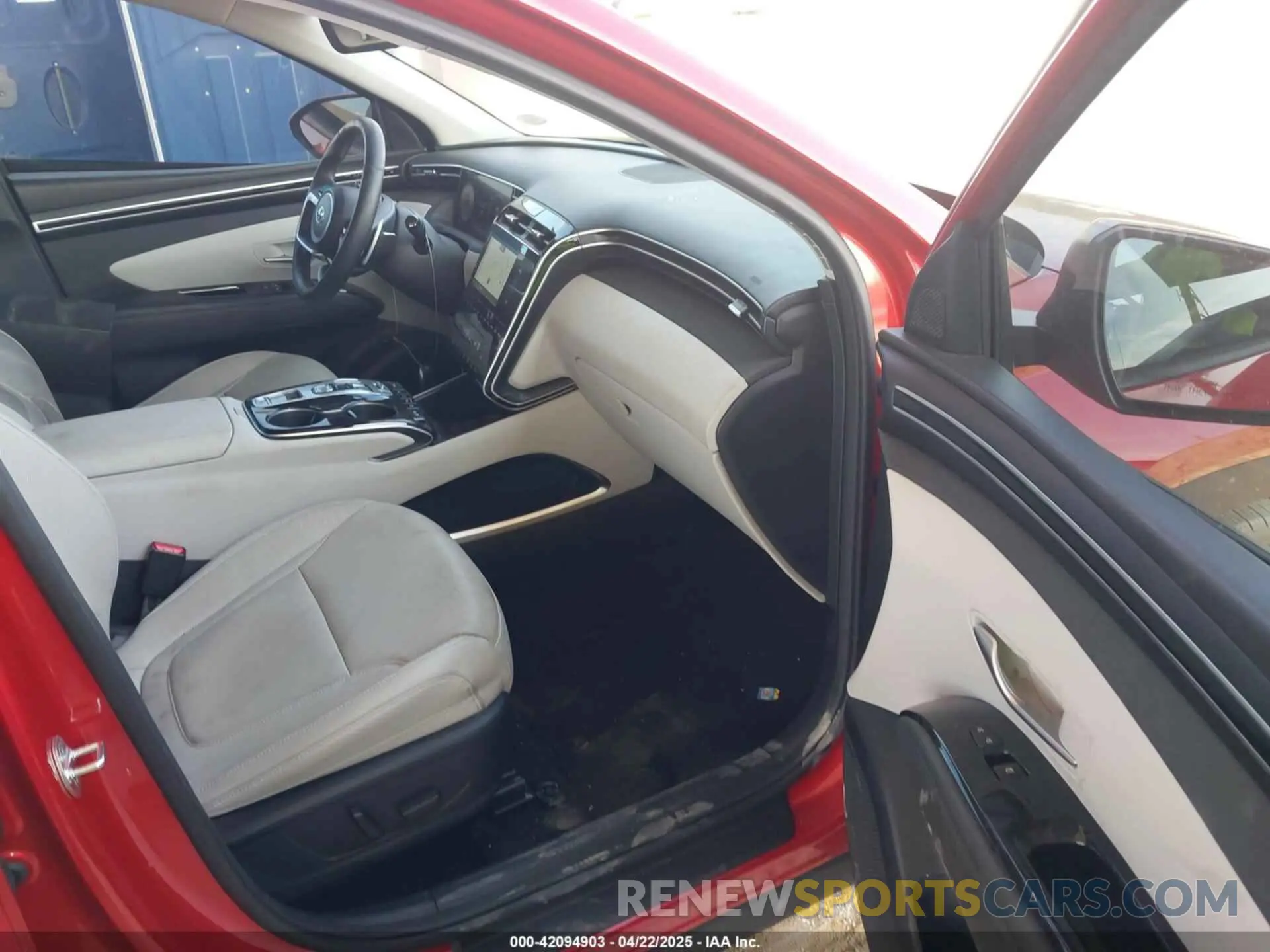 5 Photograph of a damaged car 5NMJE3AE3NH142738 HYUNDAI TUCSON 2022