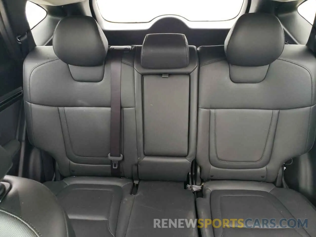 10 Photograph of a damaged car 5NMJE3AE4NH042650 HYUNDAI TUCSON 2022