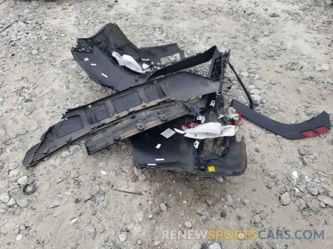 13 Photograph of a damaged car 5NMJE3AE4NH042650 HYUNDAI TUCSON 2022