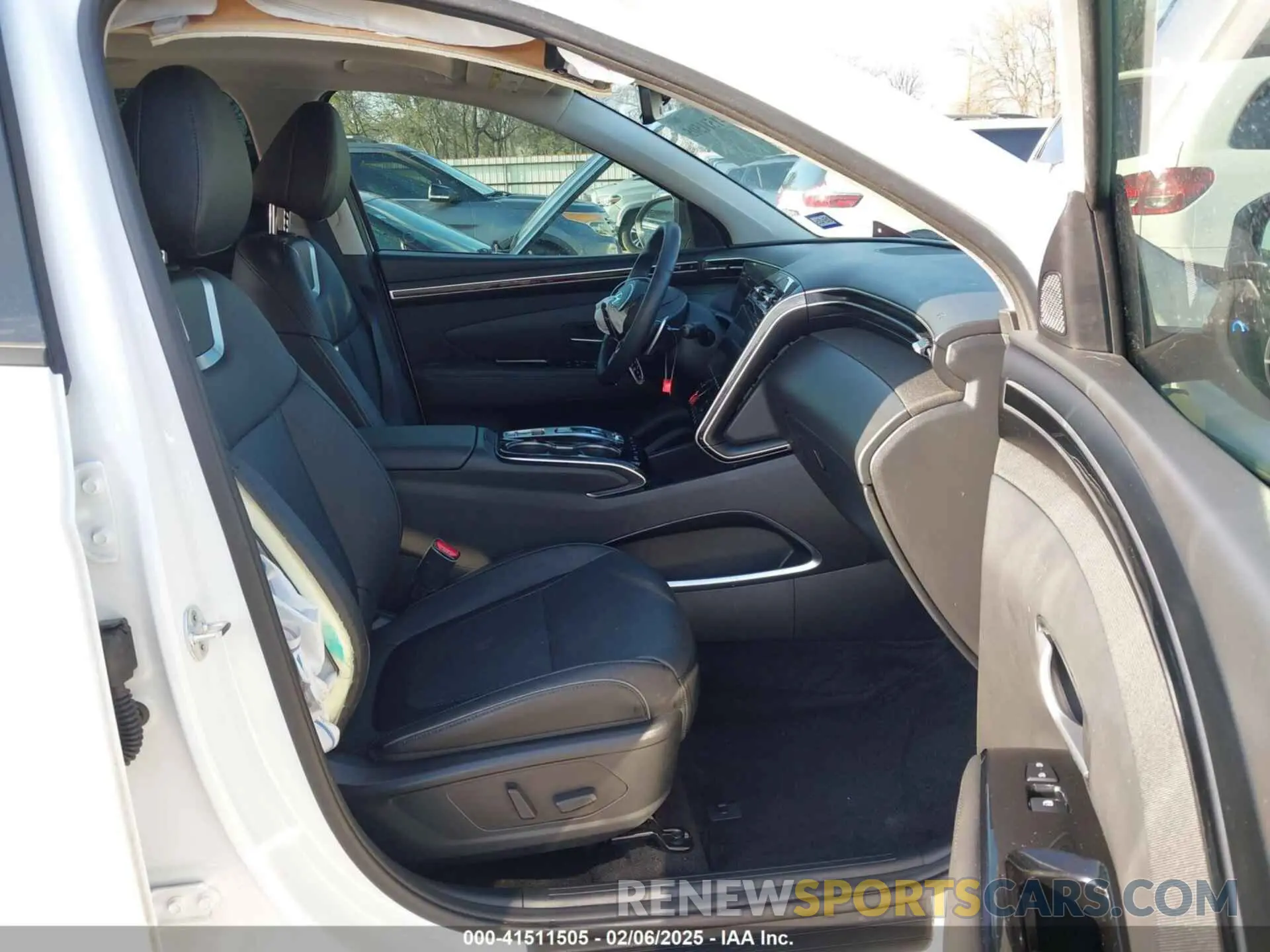 5 Photograph of a damaged car 5NMJE3AE5NH140327 HYUNDAI TUCSON 2022