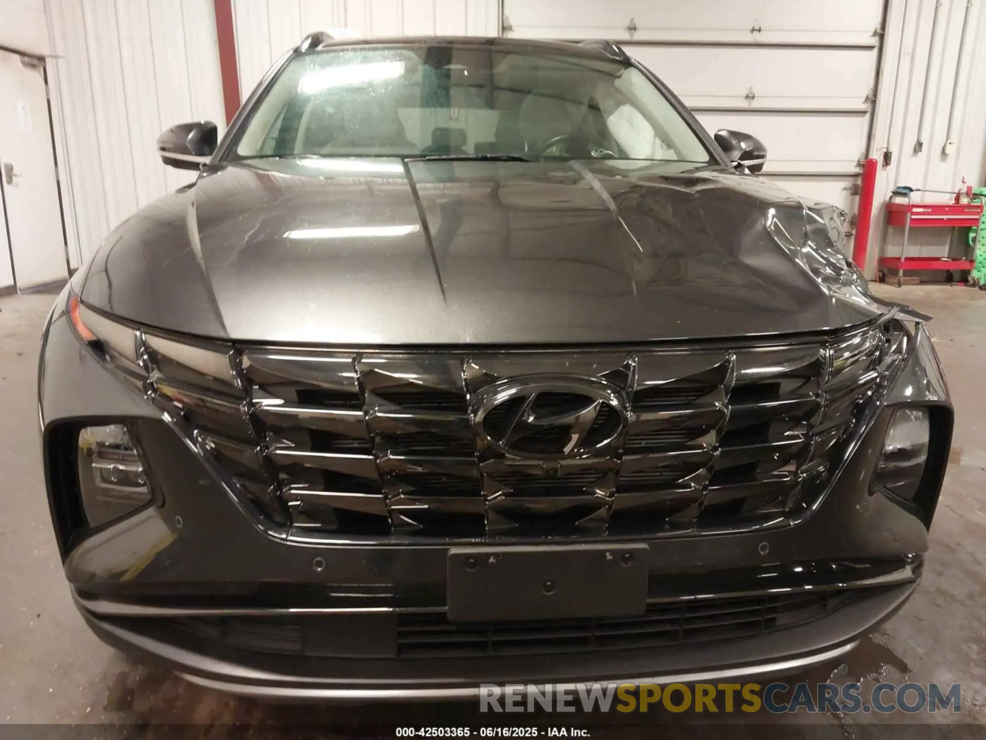 12 Photograph of a damaged car 5NMJE3AE8NH025074 HYUNDAI TUCSON 2022