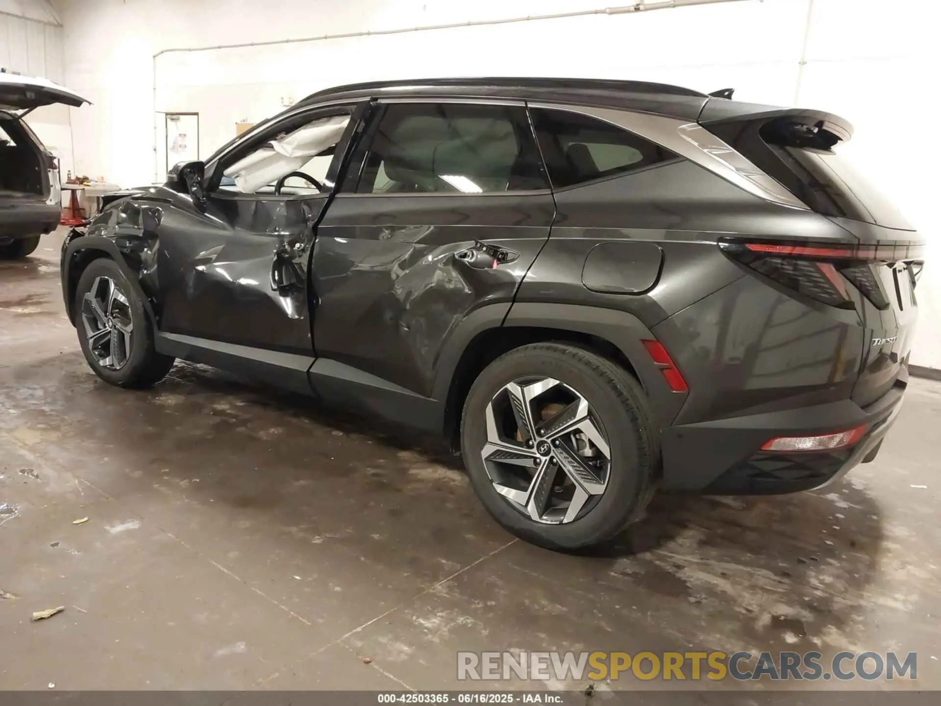 3 Photograph of a damaged car 5NMJE3AE8NH025074 HYUNDAI TUCSON 2022