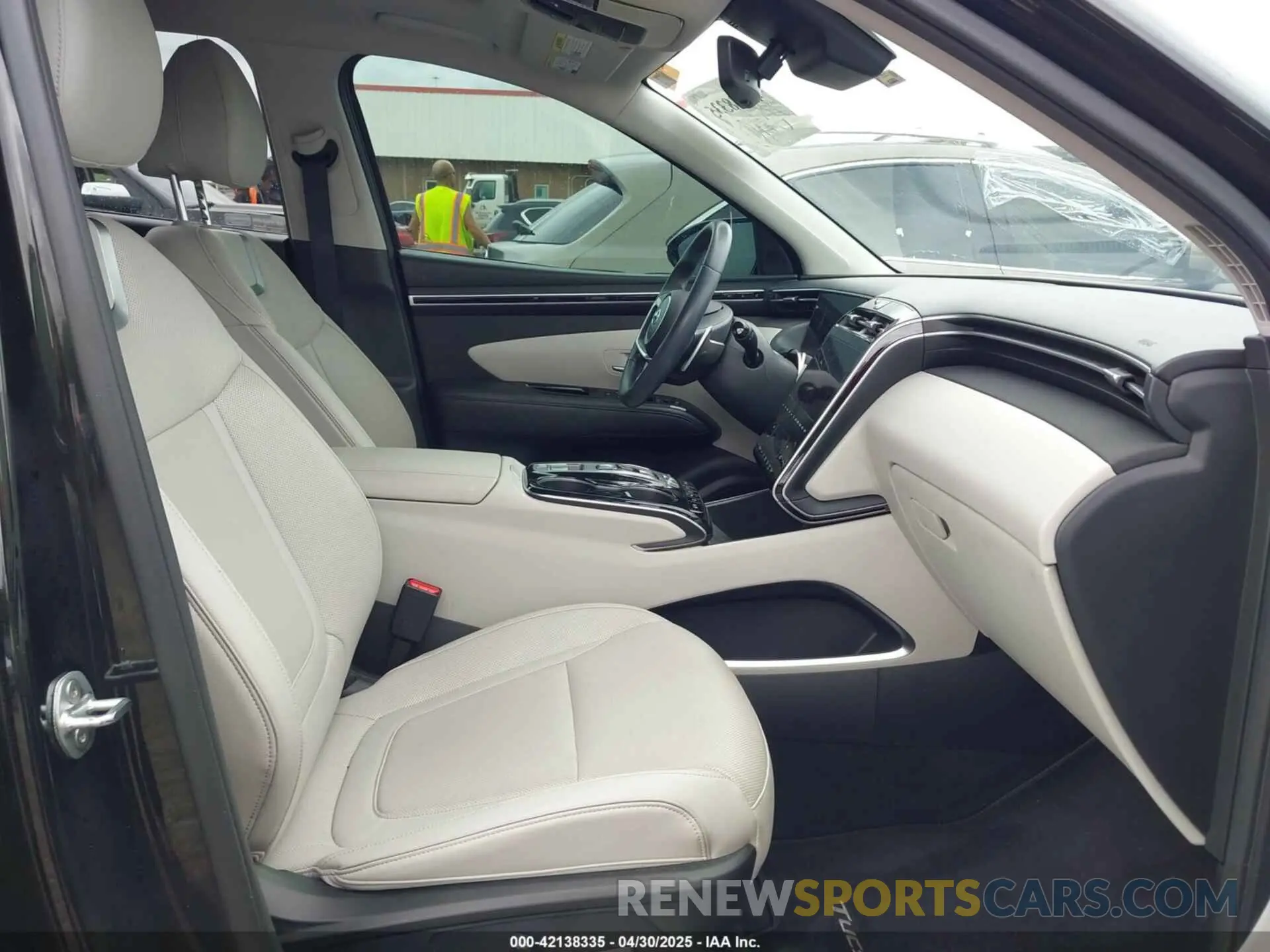 5 Photograph of a damaged car 5NMJECAE2NH000848 HYUNDAI TUCSON 2022