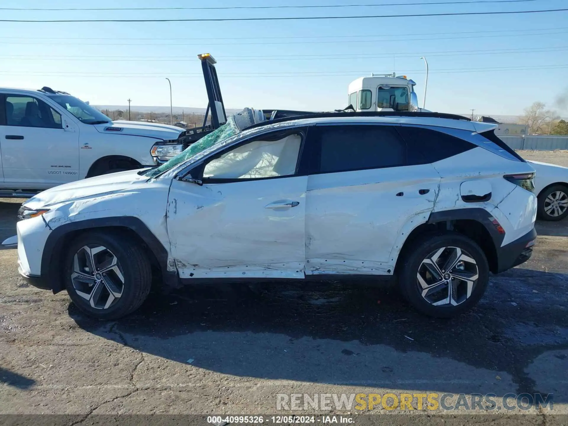 13 Photograph of a damaged car 5NMJECAE5NH027087 HYUNDAI TUCSON 2022