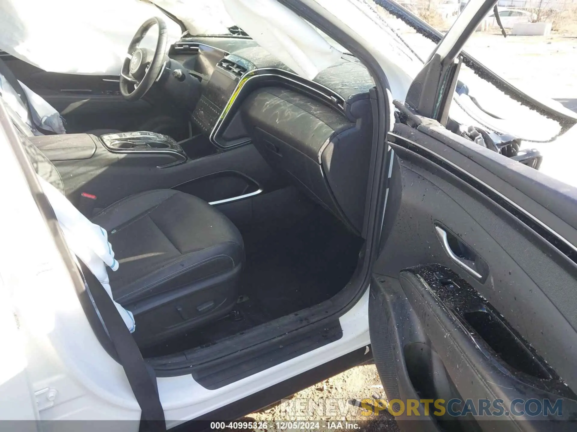 5 Photograph of a damaged car 5NMJECAE5NH027087 HYUNDAI TUCSON 2022