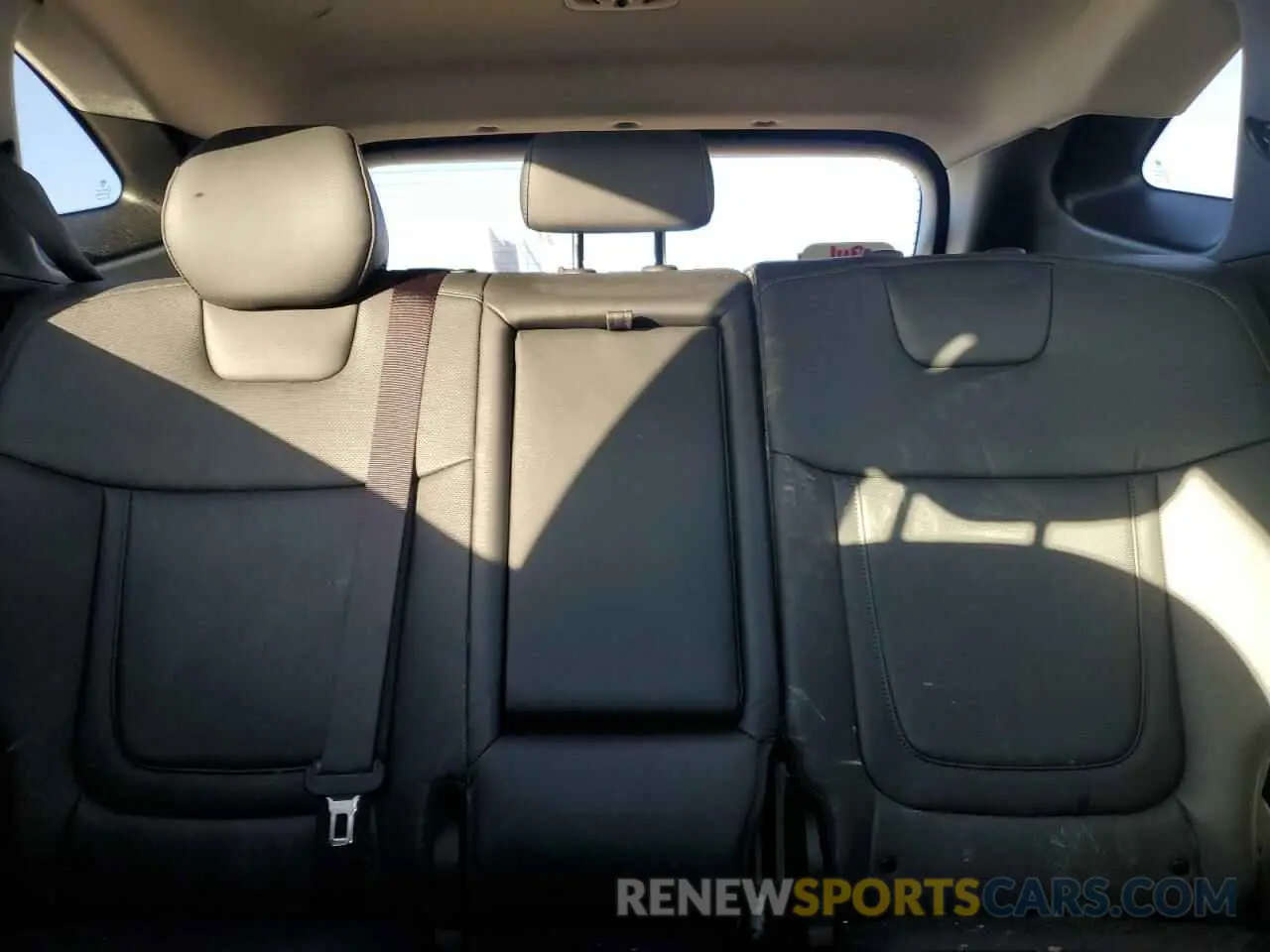 10 Photograph of a damaged car 5NMJECAE5NH075916 HYUNDAI TUCSON 2022