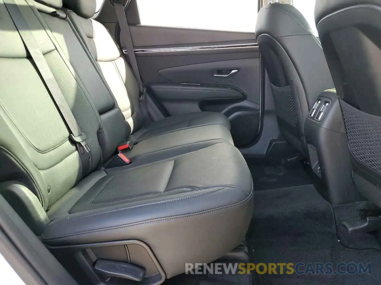 11 Photograph of a damaged car 5NMJECAE6NH161199 HYUNDAI TUCSON 2022