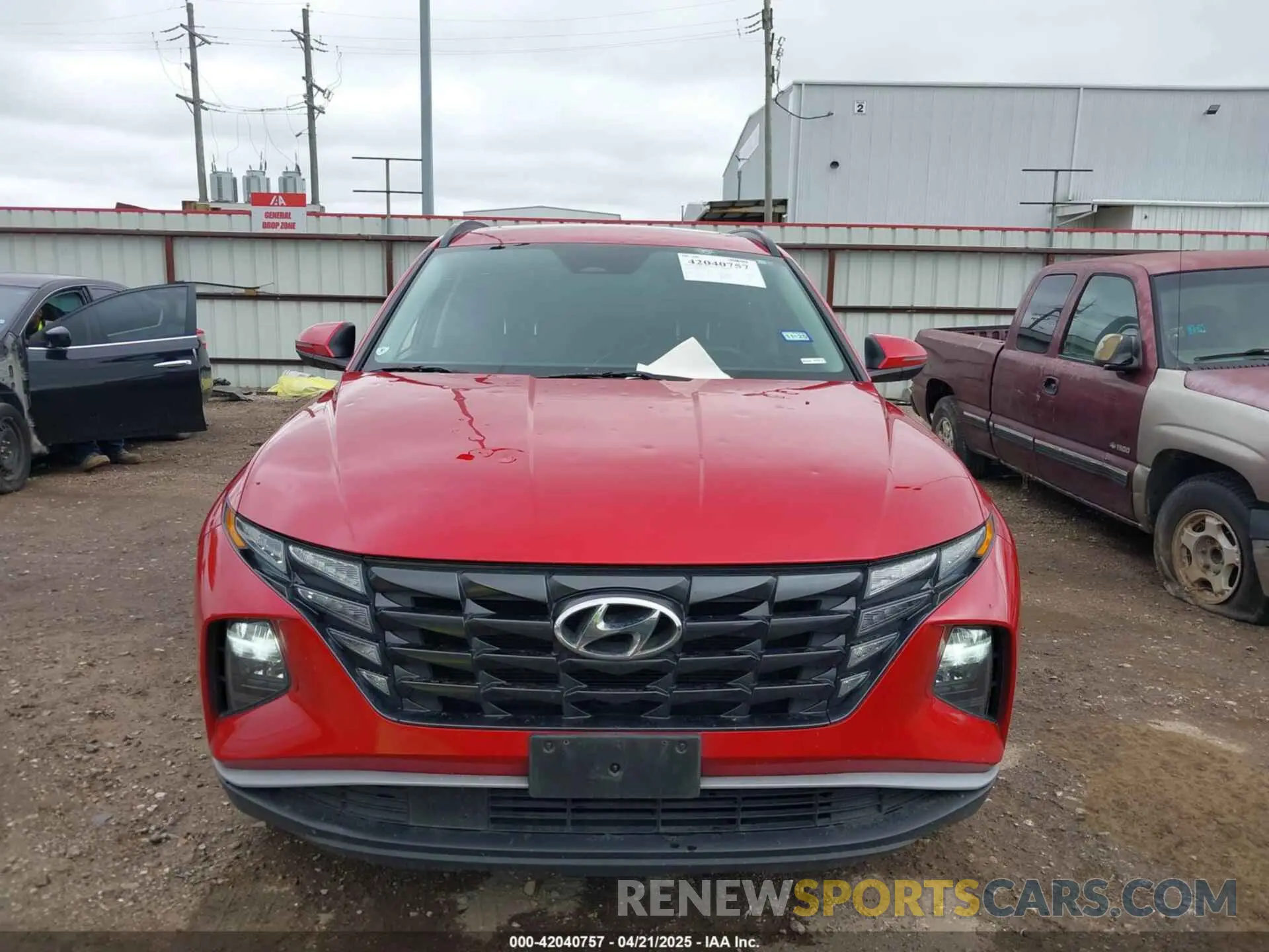 12 Photograph of a damaged car 5NMJF3AE2NH063462 HYUNDAI TUCSON 2022