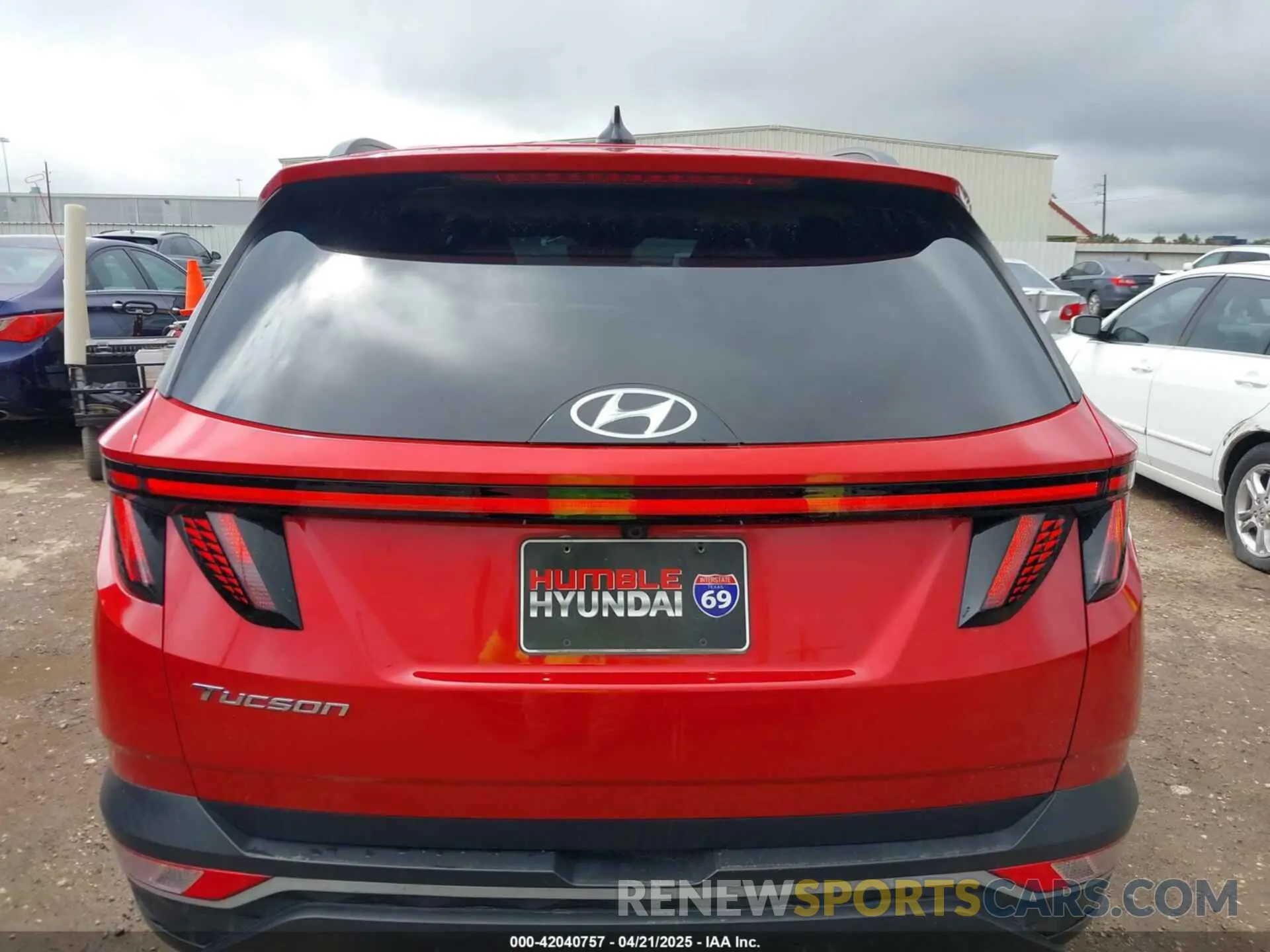 16 Photograph of a damaged car 5NMJF3AE2NH063462 HYUNDAI TUCSON 2022