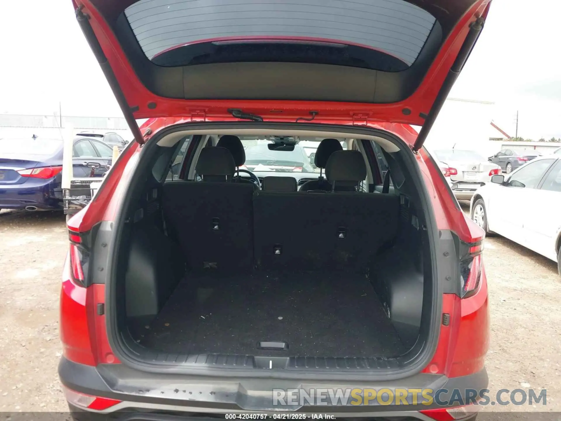 17 Photograph of a damaged car 5NMJF3AE2NH063462 HYUNDAI TUCSON 2022