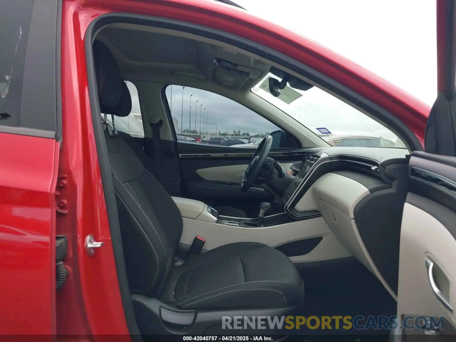 5 Photograph of a damaged car 5NMJF3AE2NH063462 HYUNDAI TUCSON 2022