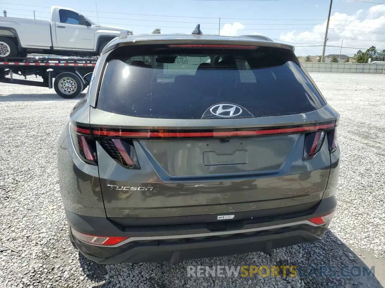 6 Photograph of a damaged car 5NMJF3AE3NH067374 HYUNDAI TUCSON 2022