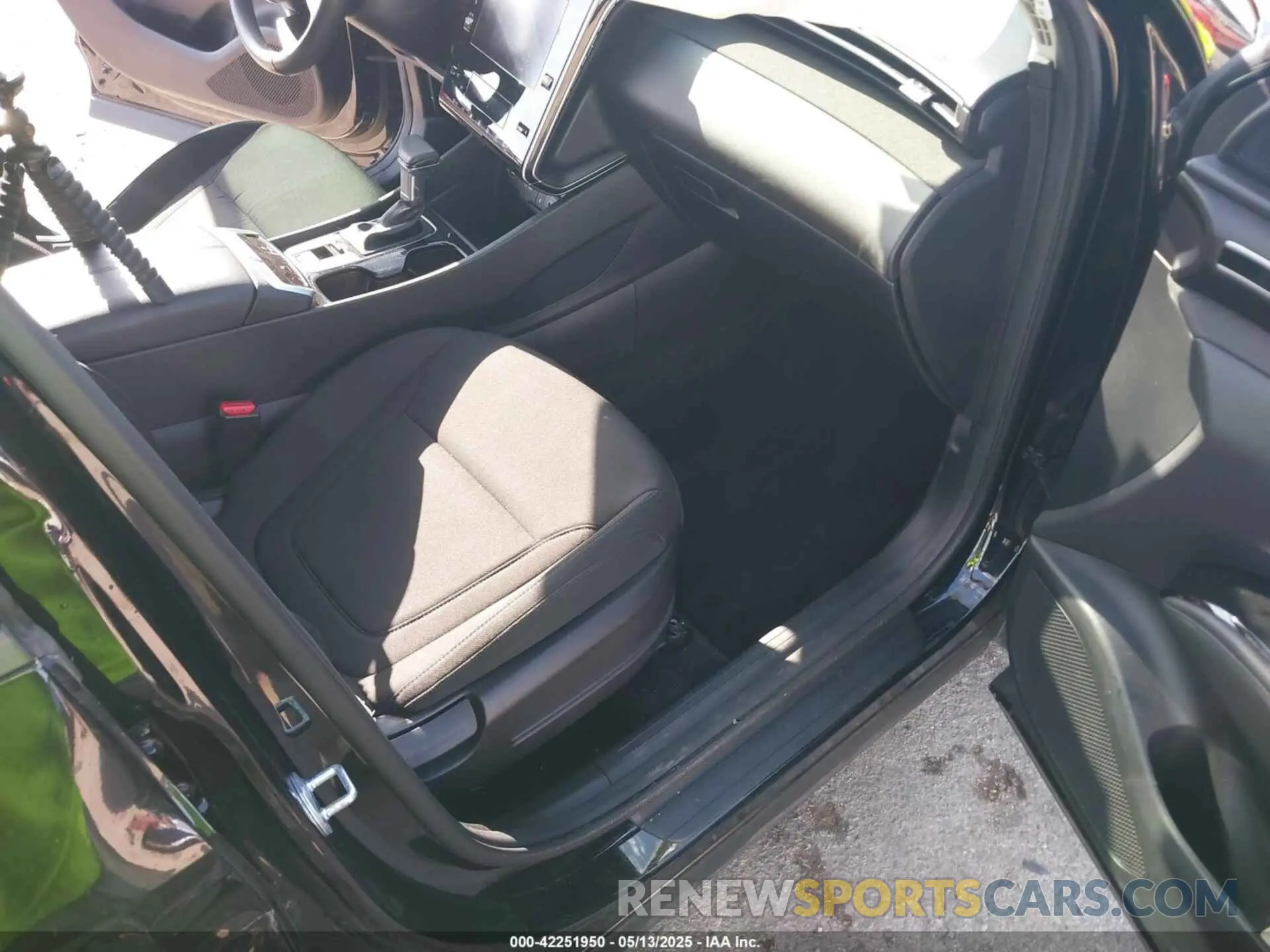 5 Photograph of a damaged car 5NMJF3AE3NH073434 HYUNDAI TUCSON 2022