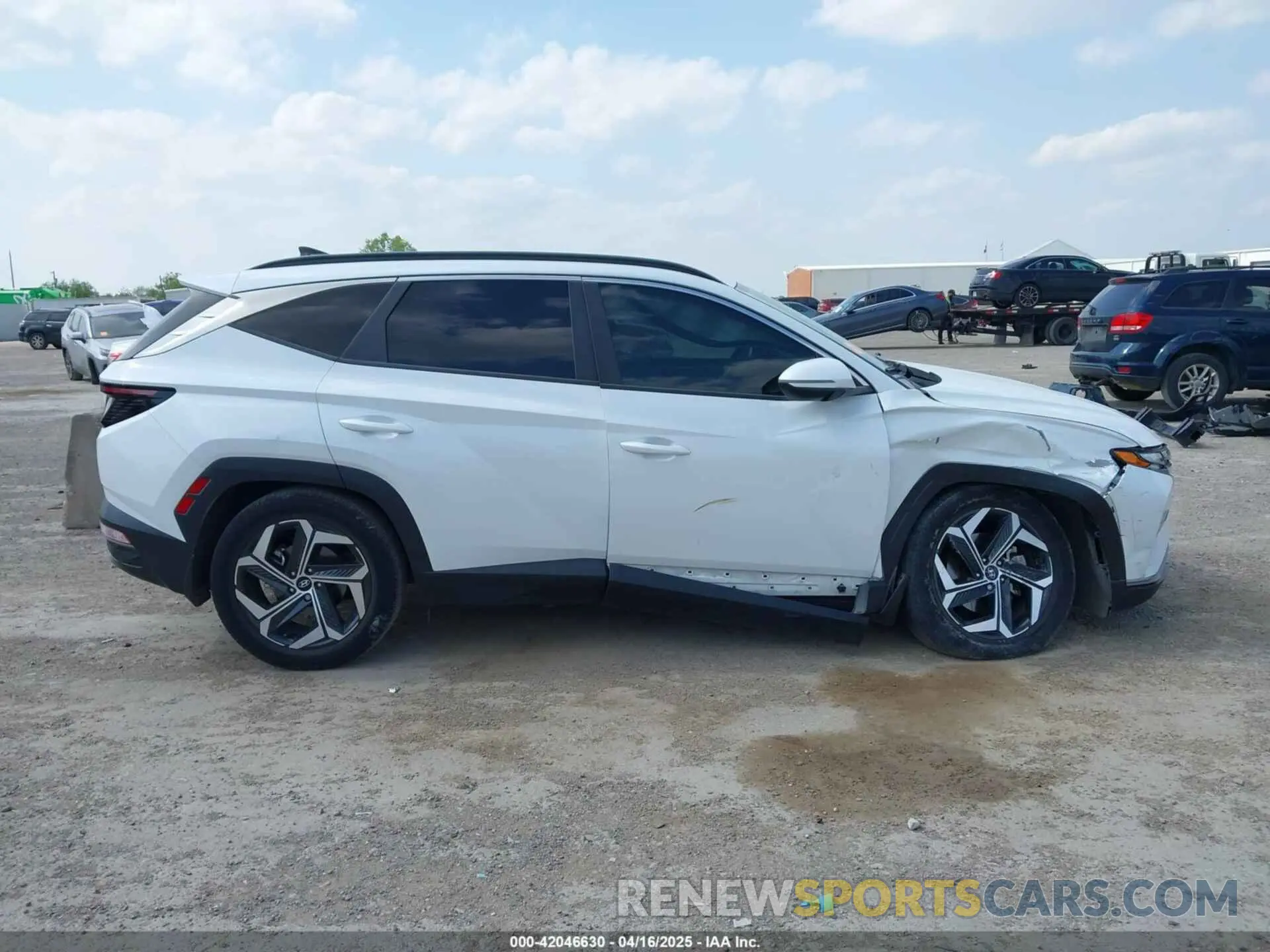 13 Photograph of a damaged car 5NMJF3AE4NH108109 HYUNDAI TUCSON 2022