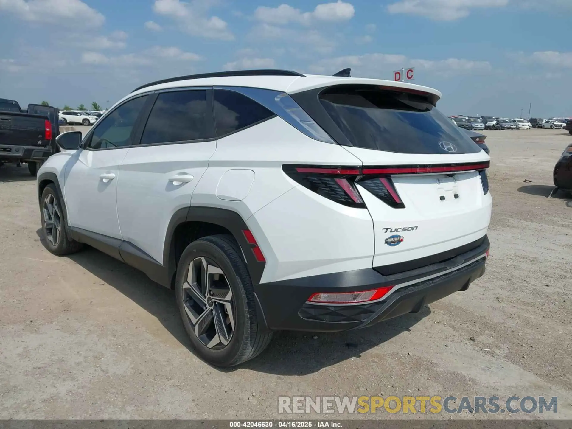 3 Photograph of a damaged car 5NMJF3AE4NH108109 HYUNDAI TUCSON 2022