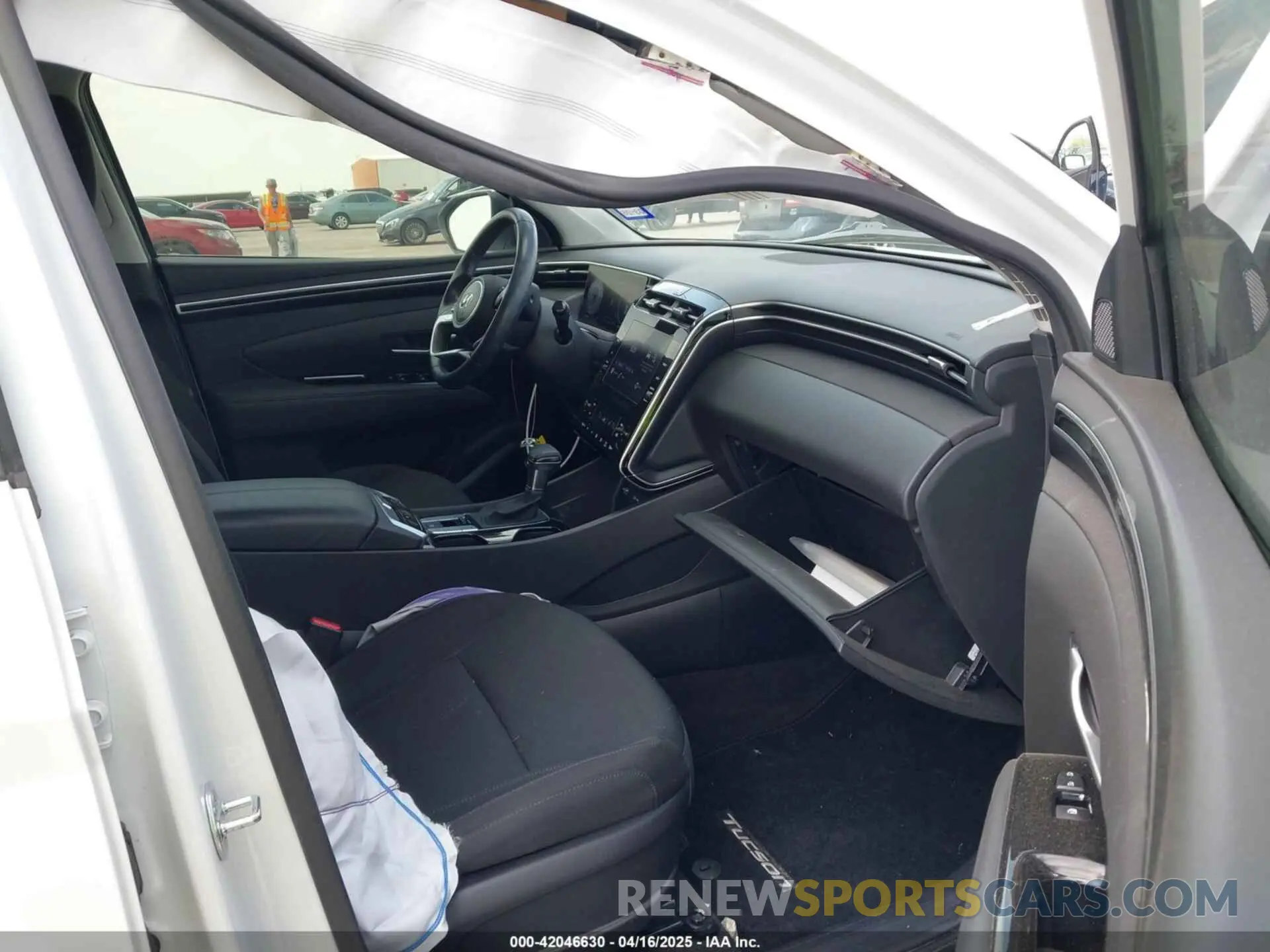 5 Photograph of a damaged car 5NMJF3AE4NH108109 HYUNDAI TUCSON 2022