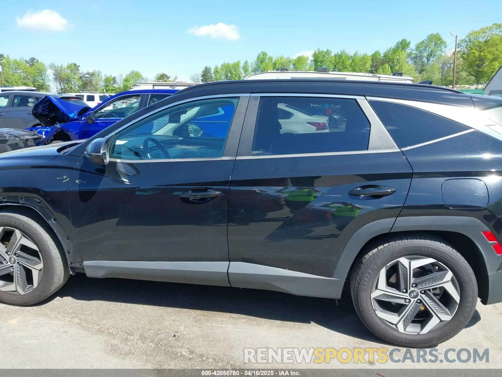 14 Photograph of a damaged car 5NMJF3AE6NH018945 HYUNDAI TUCSON 2022
