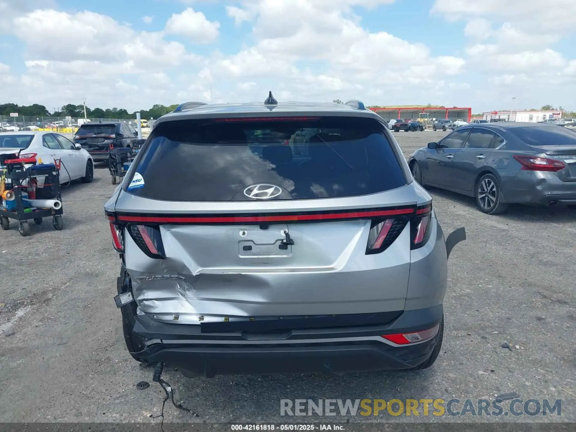 16 Photograph of a damaged car 5NMJF3AE7NH007789 HYUNDAI TUCSON 2022
