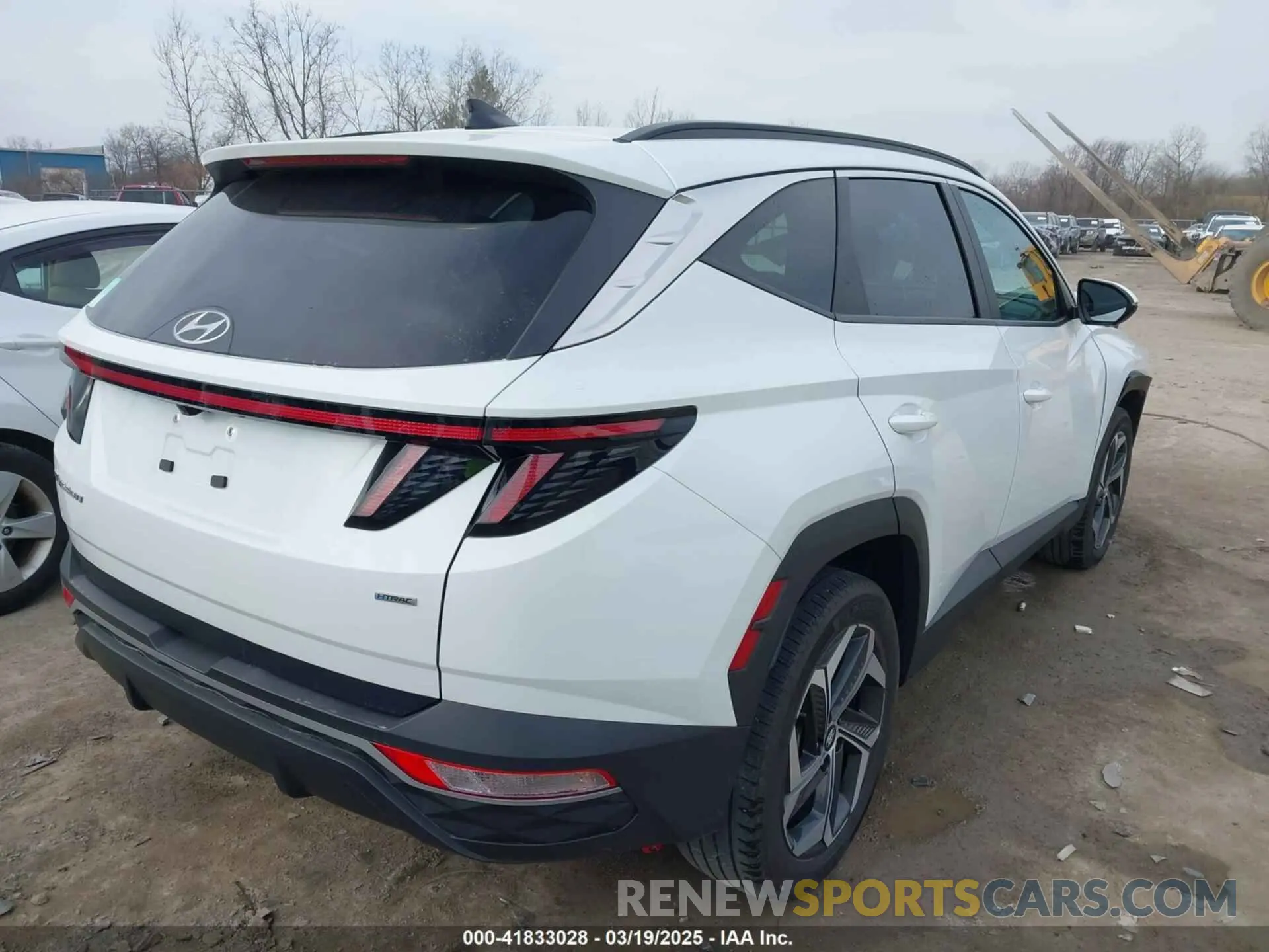 4 Photograph of a damaged car 5NMJFCAE0NH035904 HYUNDAI TUCSON 2022