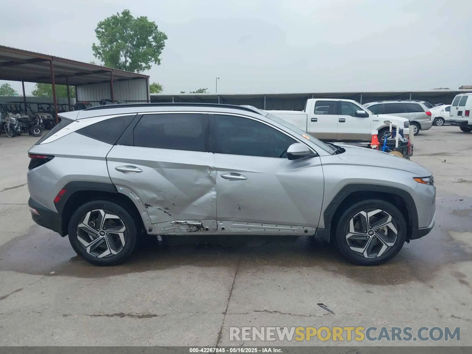 13 Photograph of a damaged car 5NMJFCAE1NH153444 HYUNDAI TUCSON 2022