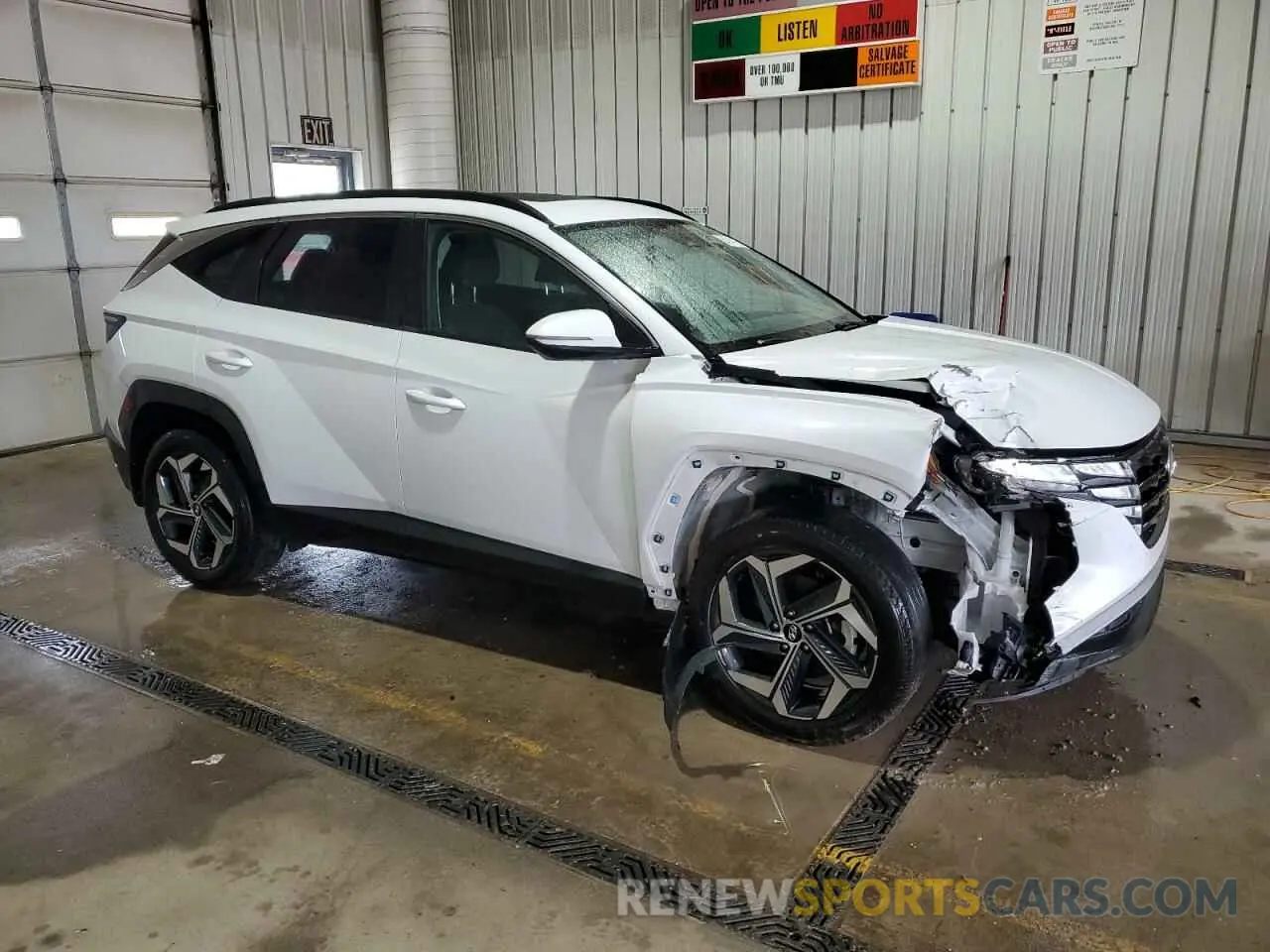 4 Photograph of a damaged car 5NMJFCAE2NH128570 HYUNDAI TUCSON 2022