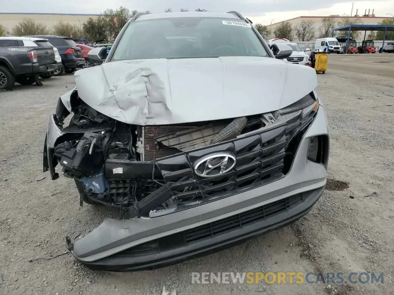 5 Photograph of a damaged car 5NMJFCAE5NH147033 HYUNDAI TUCSON 2022