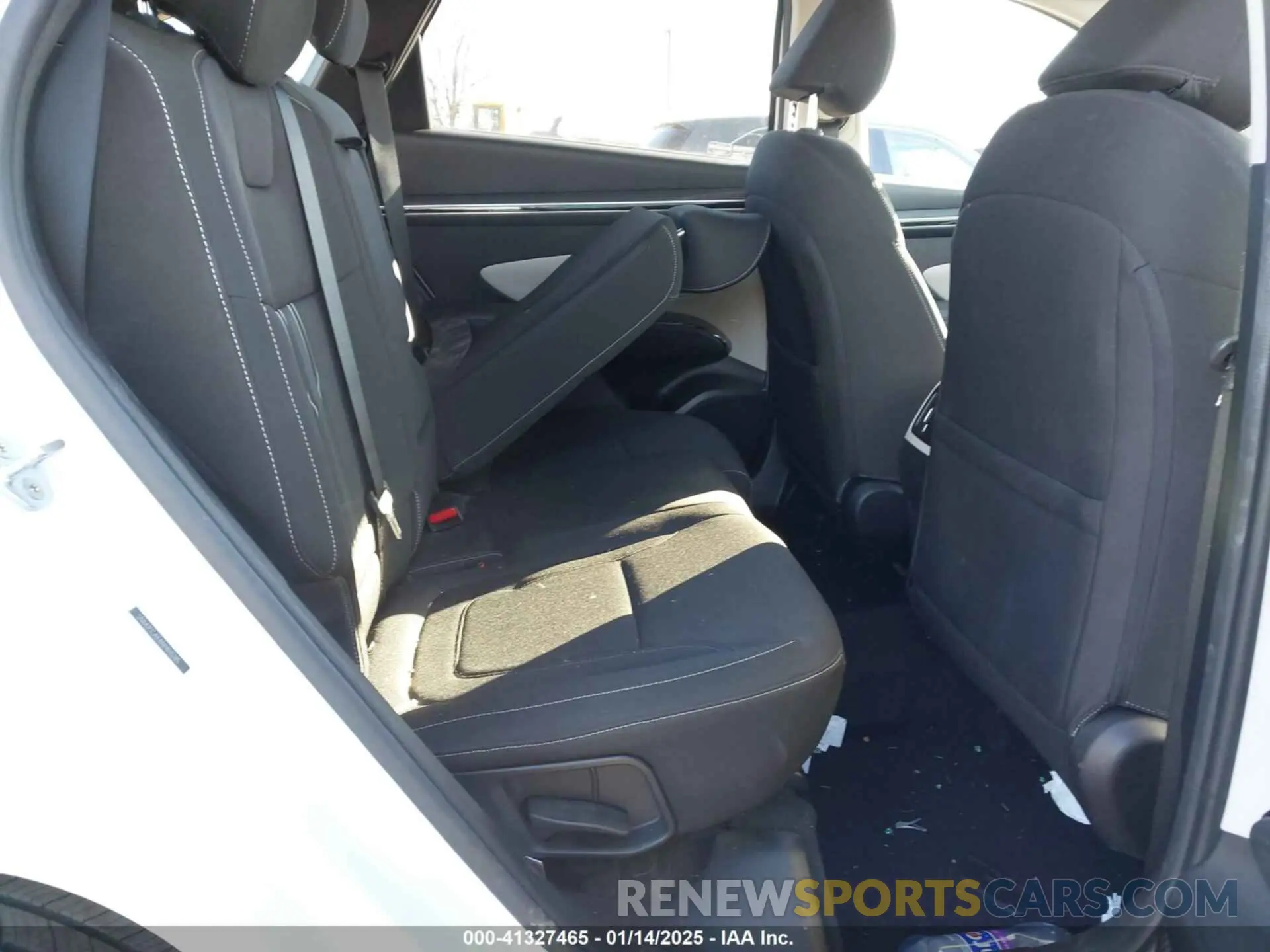 8 Photograph of a damaged car 5NMJFCAE8NH015285 HYUNDAI TUCSON 2022