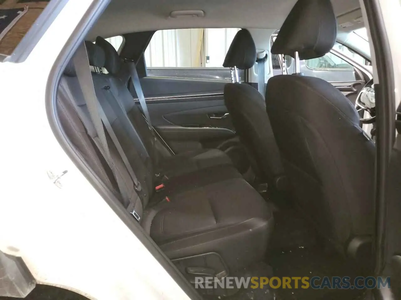 11 Photograph of a damaged car KM8JFCAE8NU107842 HYUNDAI TUCSON 2022