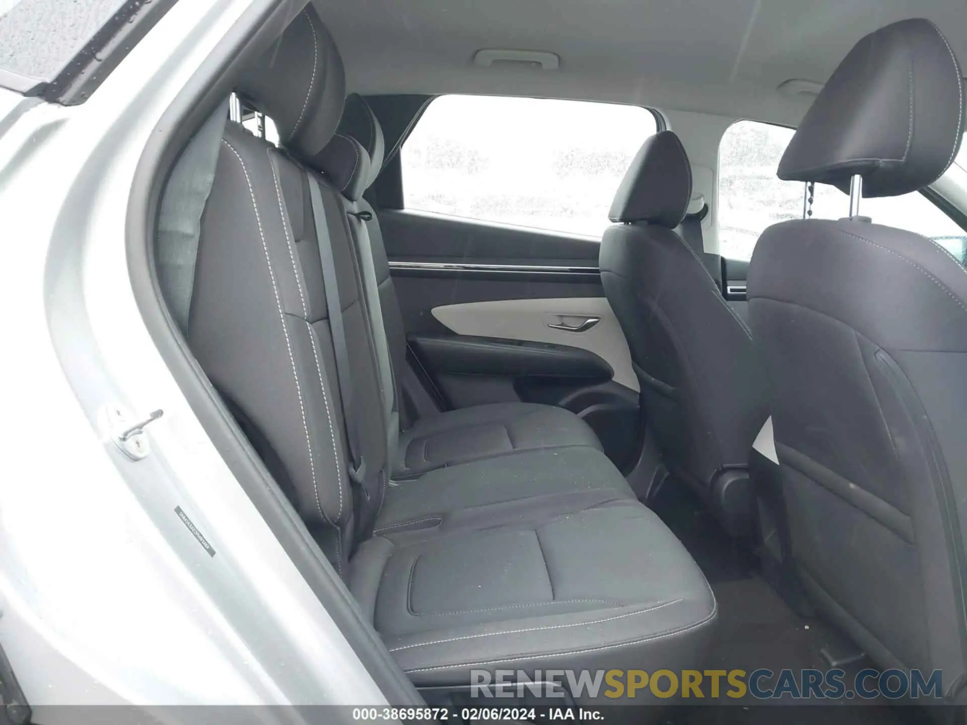 8 Photograph of a damaged car 5NMJA3AE2PH193484 HYUNDAI TUCSON 2023