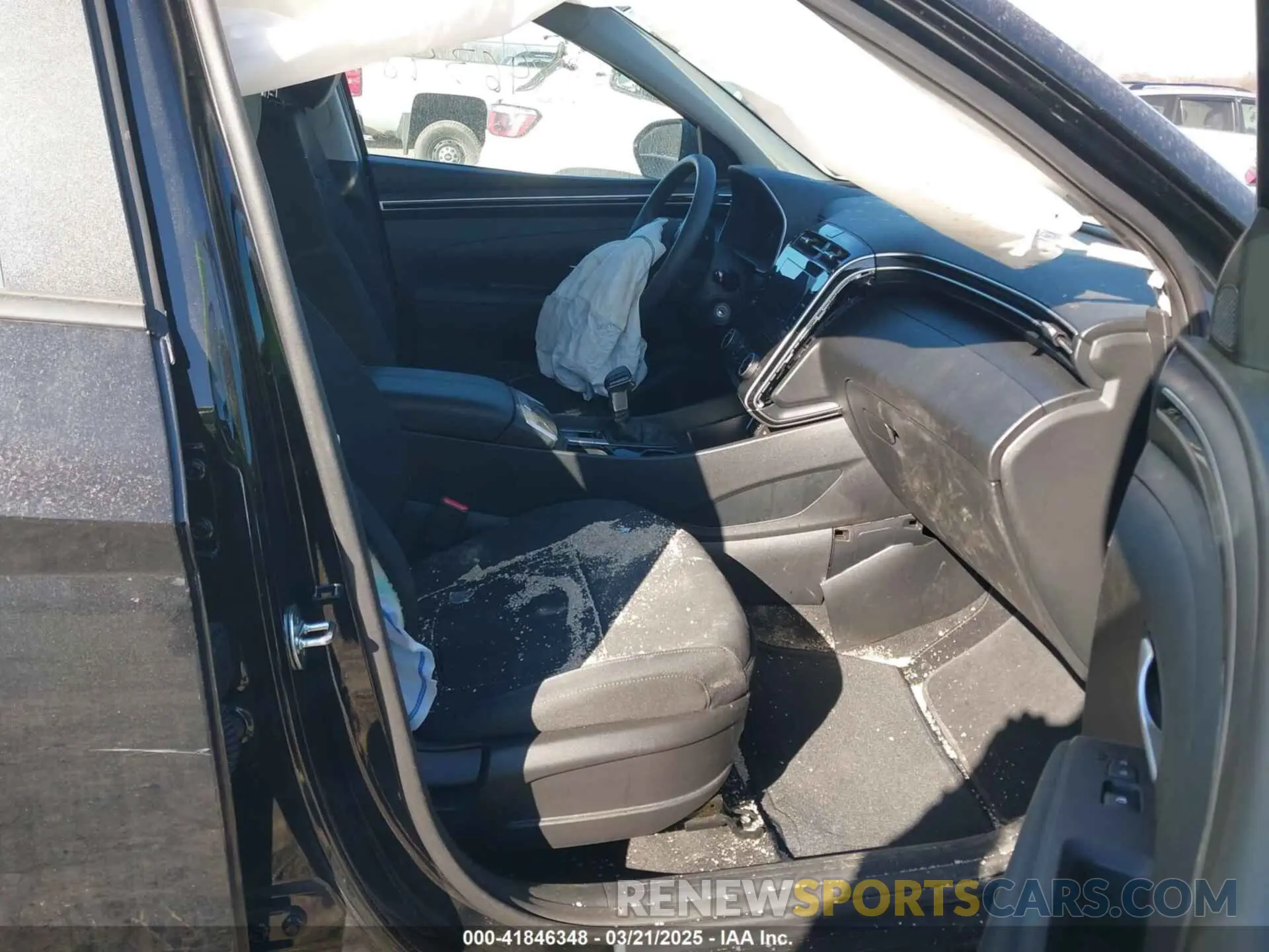 5 Photograph of a damaged car 5NMJACAE5PH183824 HYUNDAI TUCSON 2023