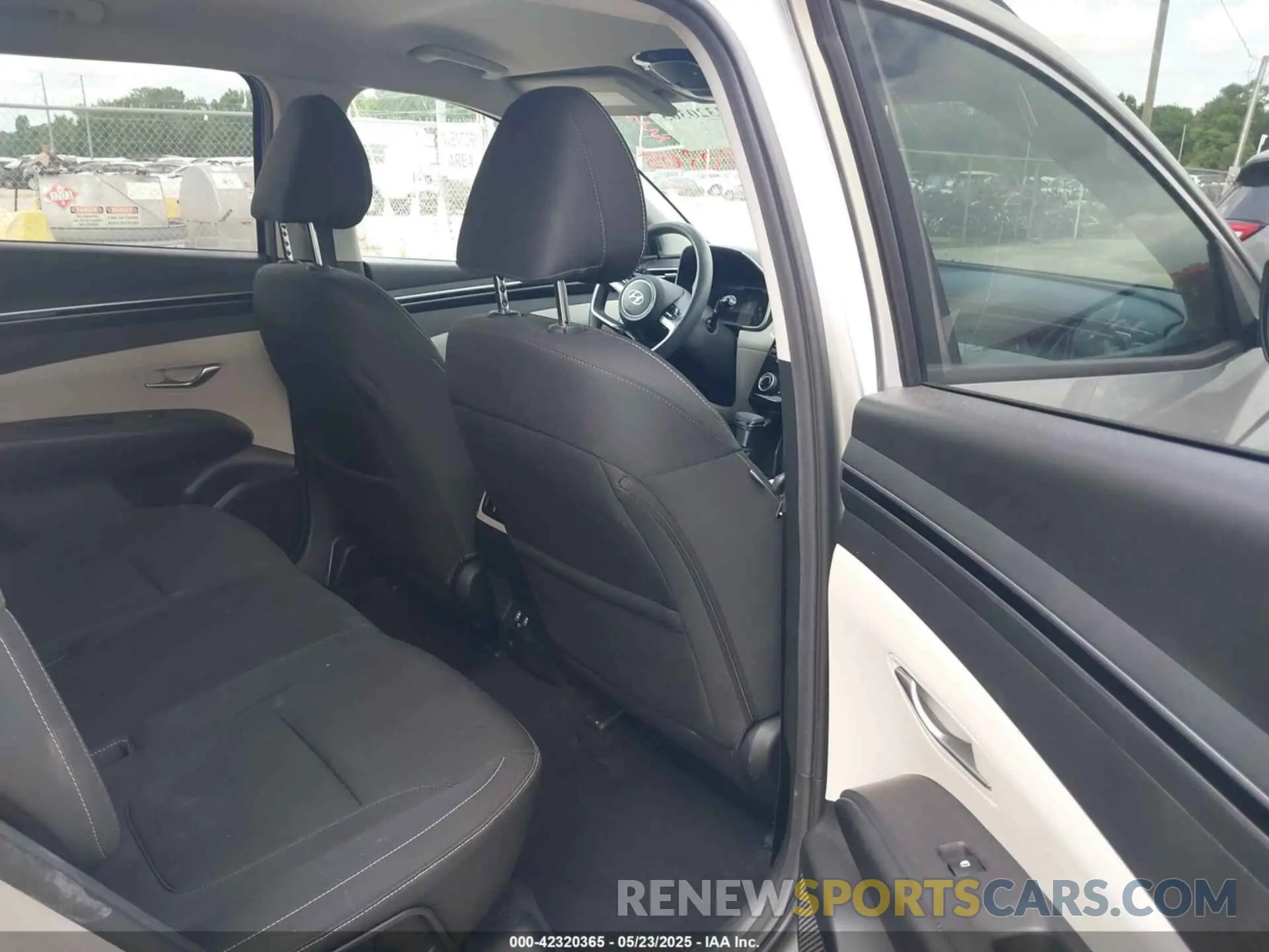 8 Фотография поврежденного автомобиля 5NMJB3AE0PH186093 HYUNDAI TUCSON 2023