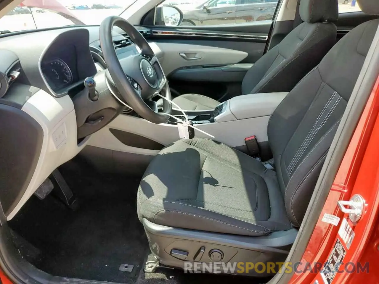 7 Photograph of a damaged car 5NMJB3AE1PH195773 HYUNDAI TUCSON 2023